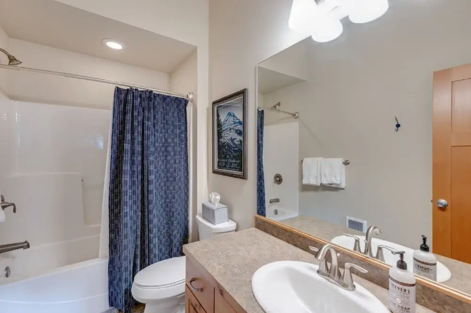 52GS - Hot Tub - WiFi - Pets Ok - Wood Stove - Sleeps 6