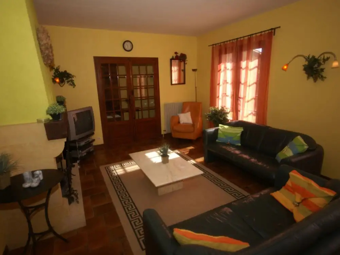 Holiday Home With Private Swimming Pool and View of the Hills, in Trémolat