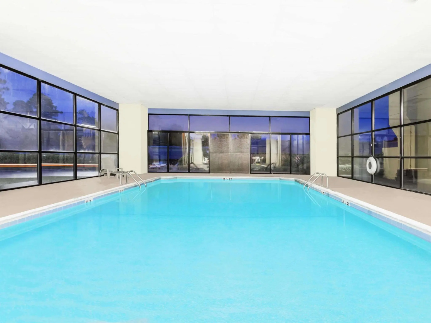 Days Inn & Suites Columbia