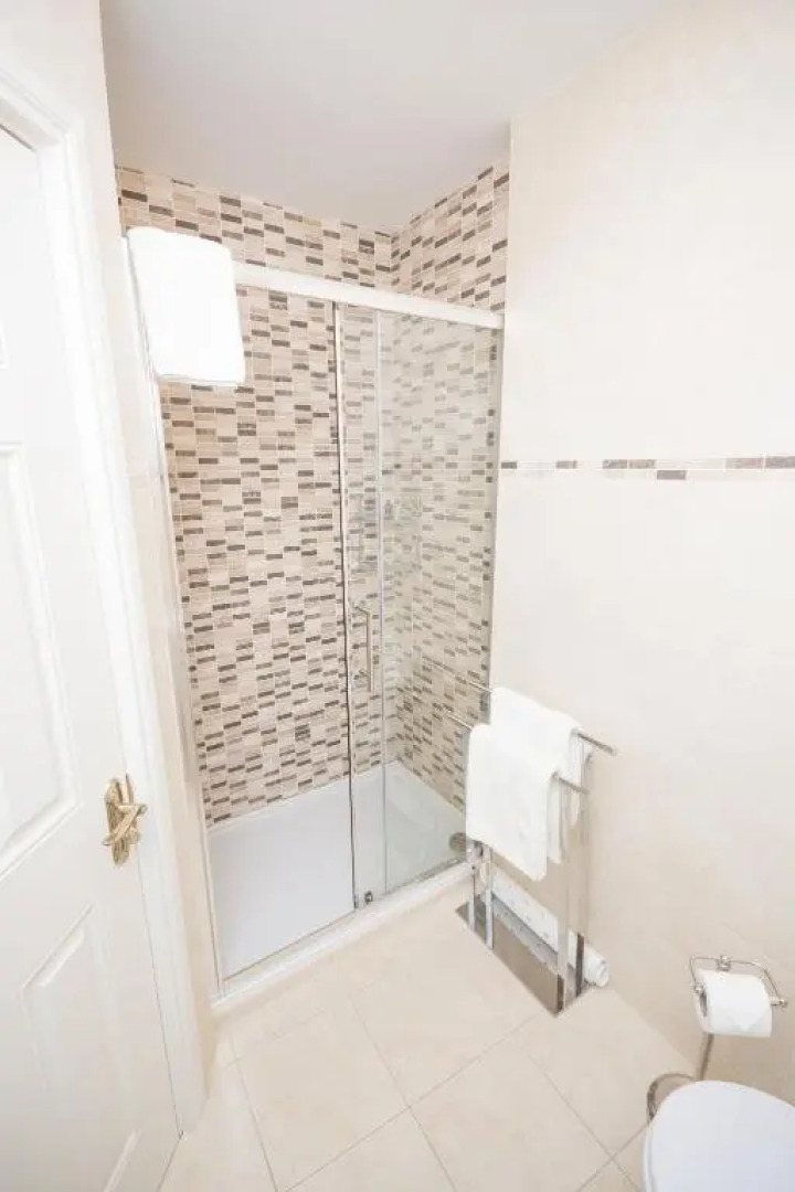 Linsfort Guest House B&B