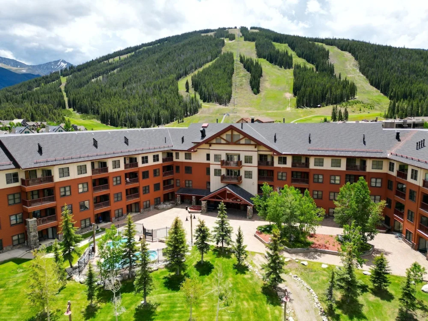 Newly Remodeled, Open Layout, with Incredible Views - CS302 by RedAwning