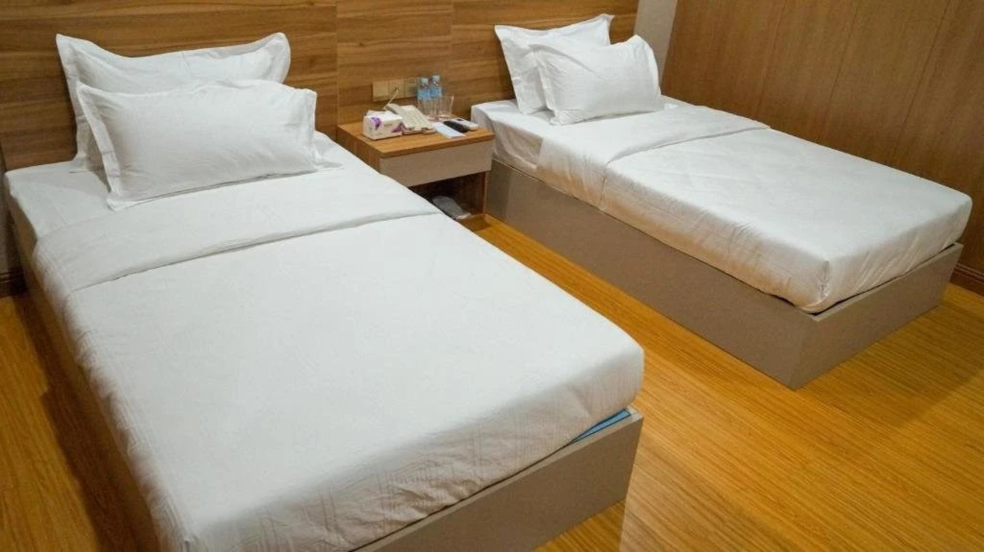 999 Traders Inn Hotel