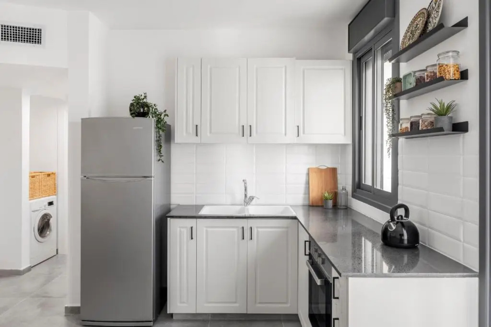 Mr. Agrippa - By TLV2GO