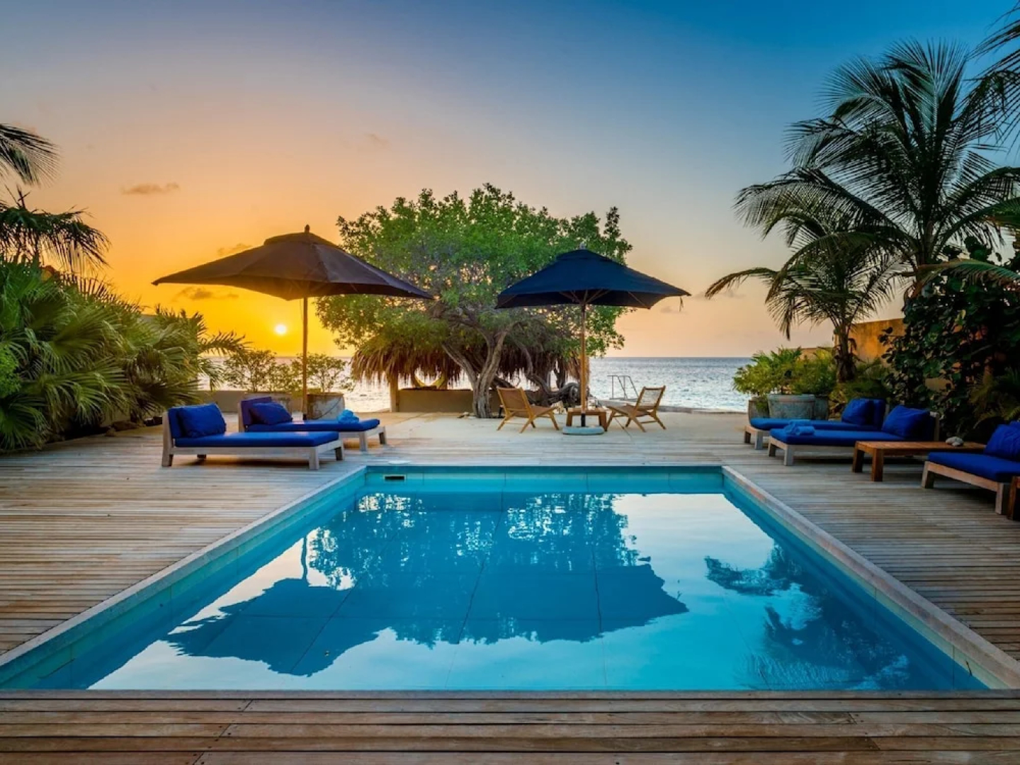 Lavish Villa by the Sea in Kralendijk With Pool