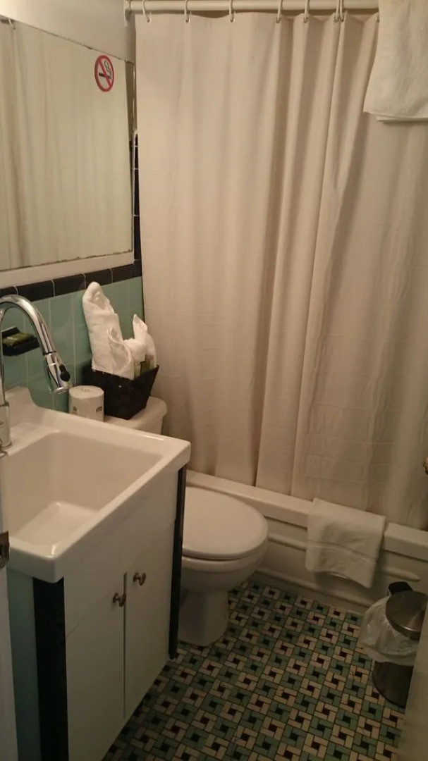 Richmond Plaza Motel