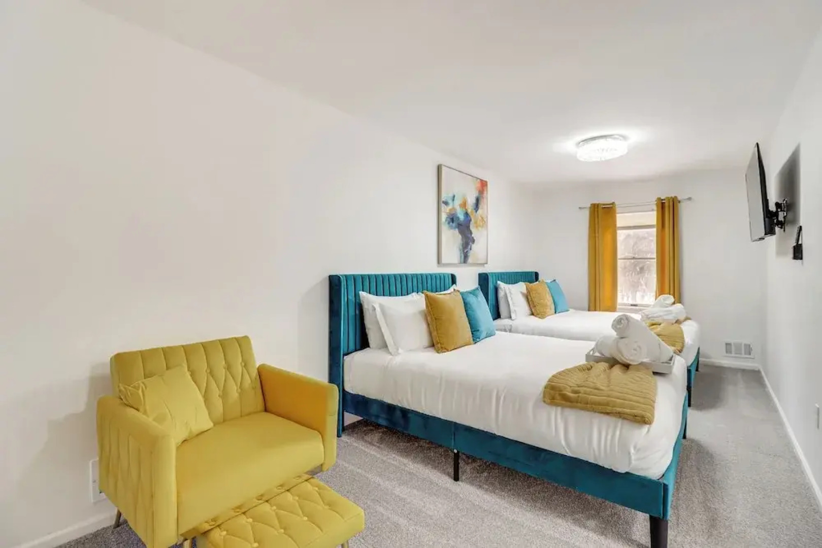 Chic Pocono Hideaway w/ Private Indoor Sauna