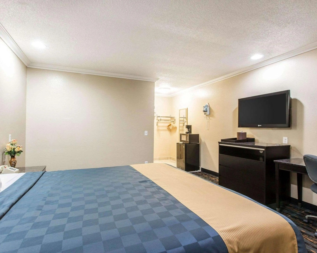 Studio 6 Suites – San Bernardino, CA