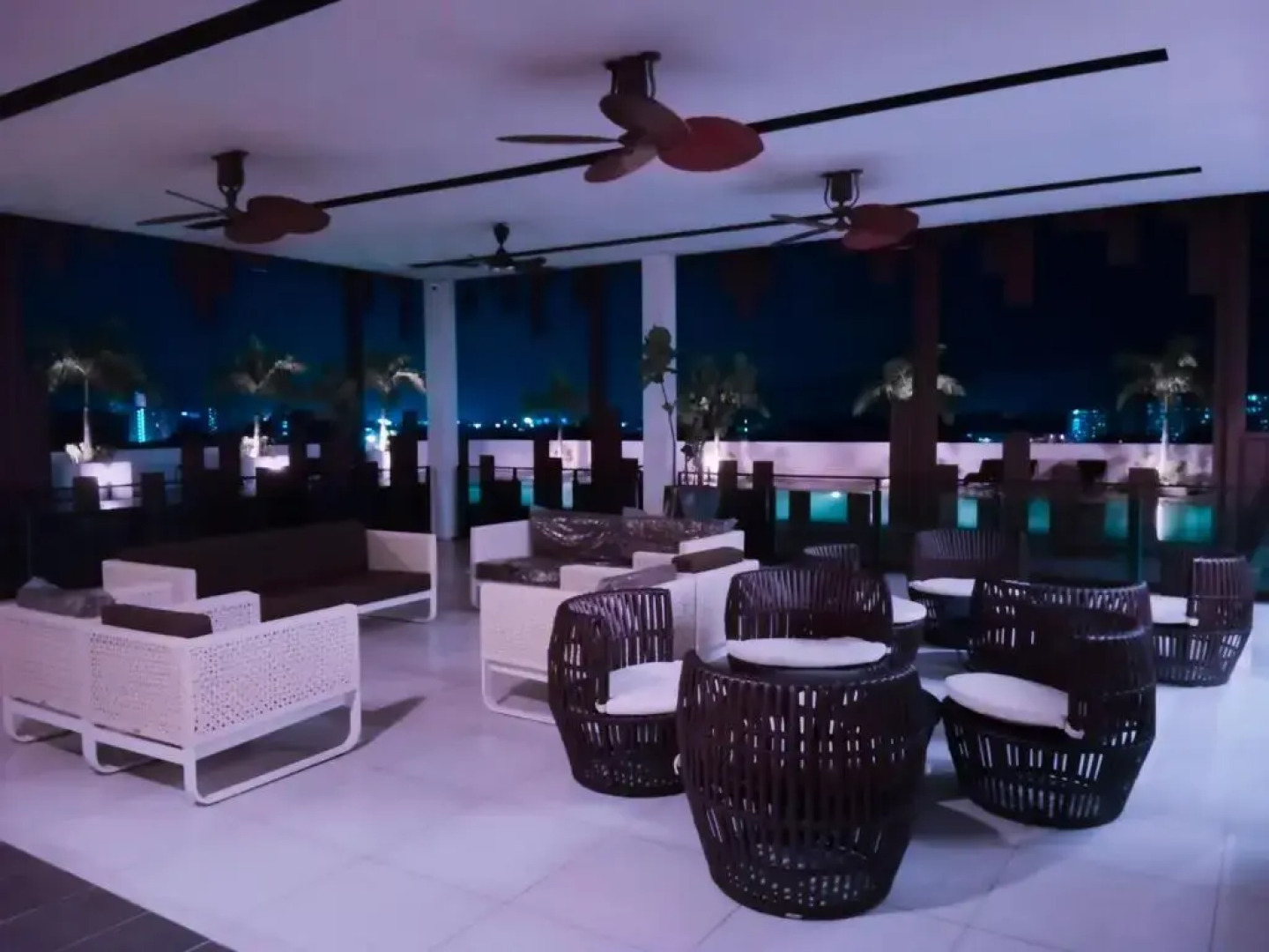 Preferred30 3R2B 7pax Meritus Perai