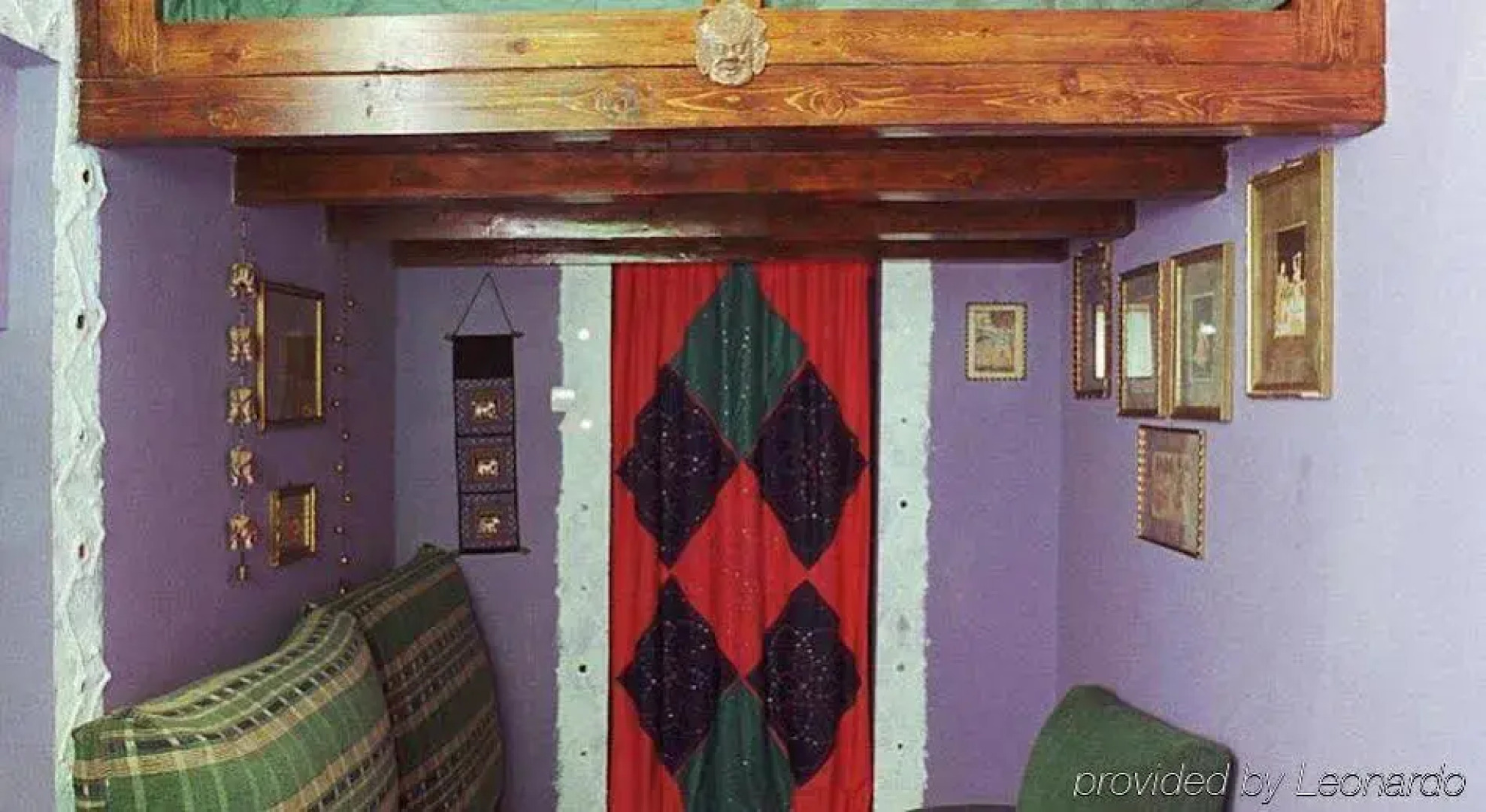 Hotel Trivia Antique