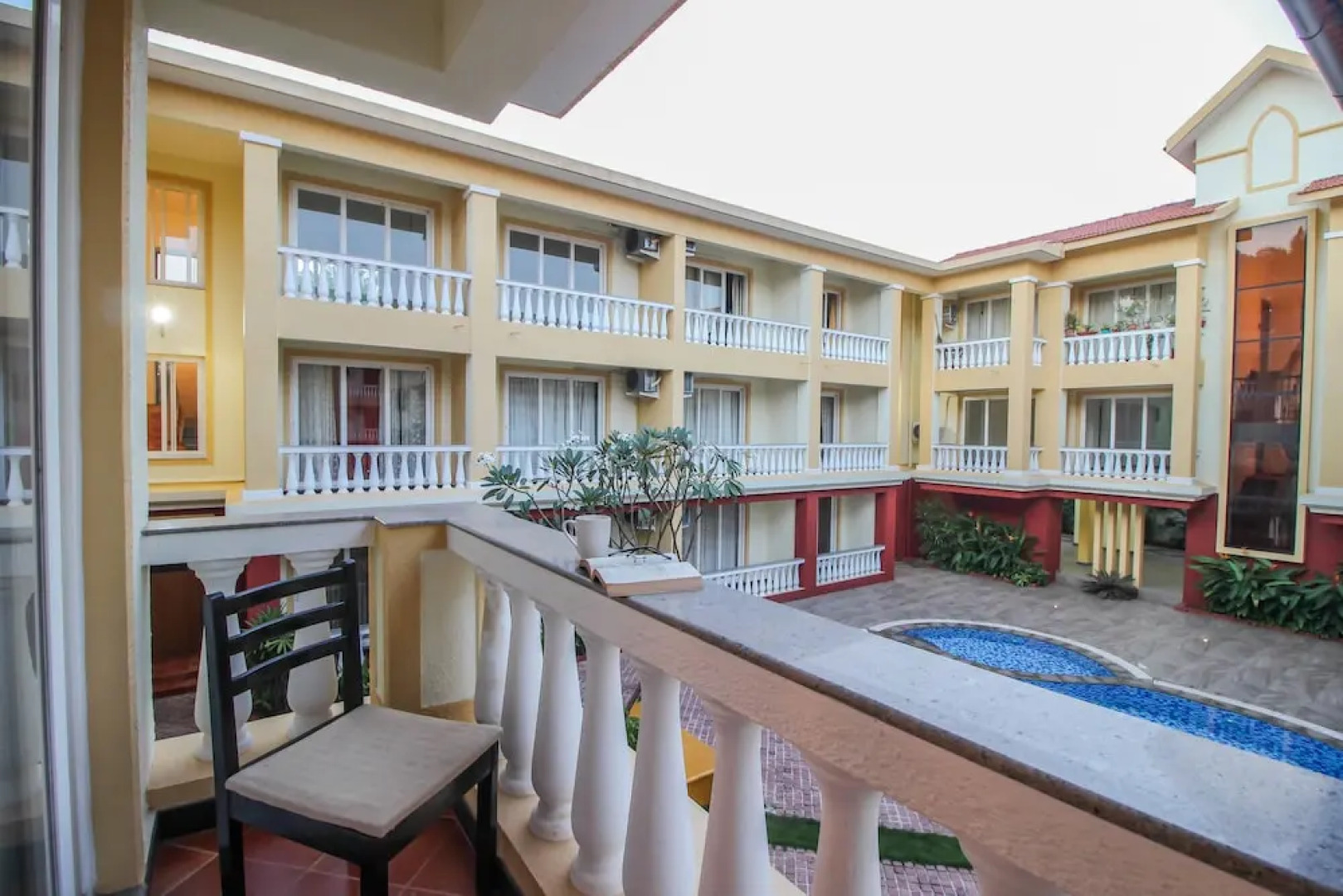 OYO 10801 Home Pool View 2BHK Siolim