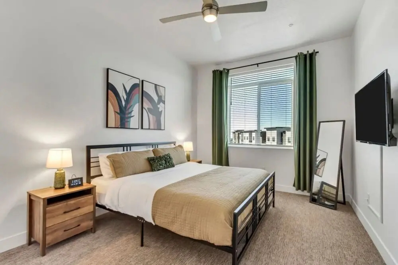 Stunning Corporate Housing - Hill Afb - Davis Conf