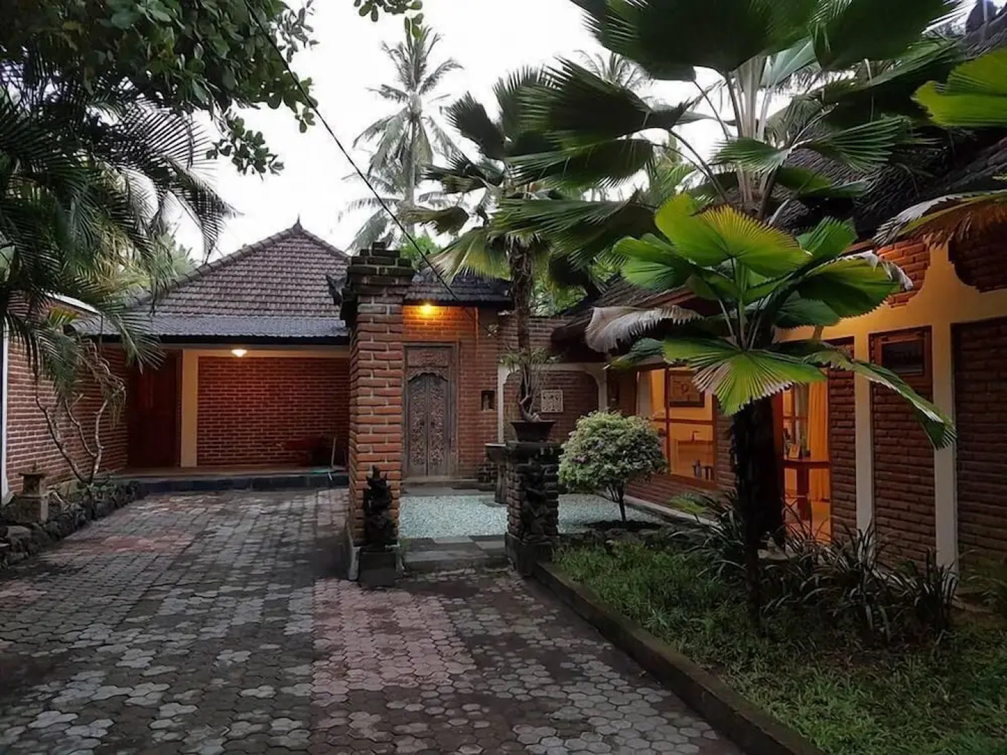 The Ning Beach & Villa