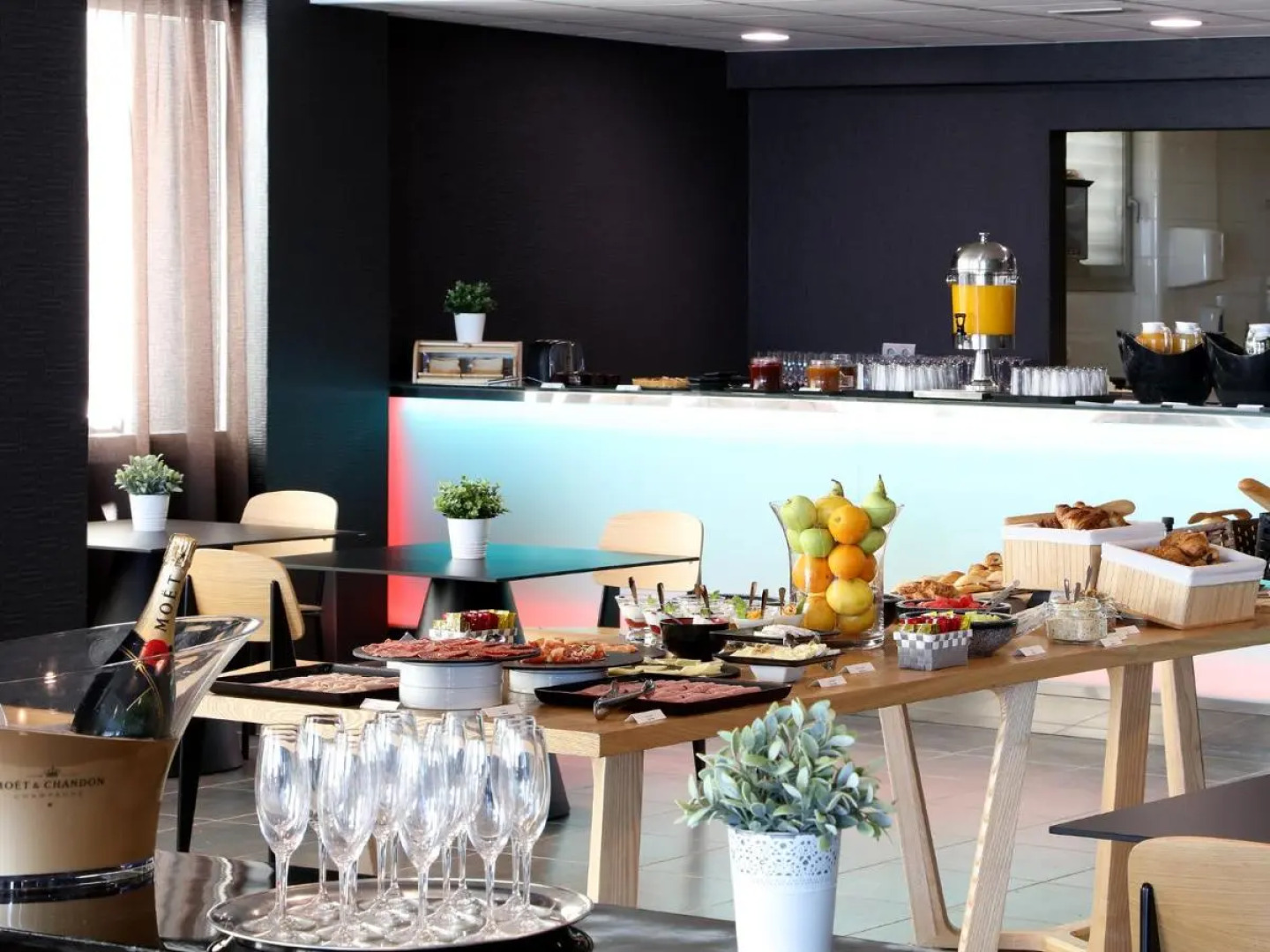 Отель AxelBeach Ibiza Spa & Beach Club - Adults Only Hotel