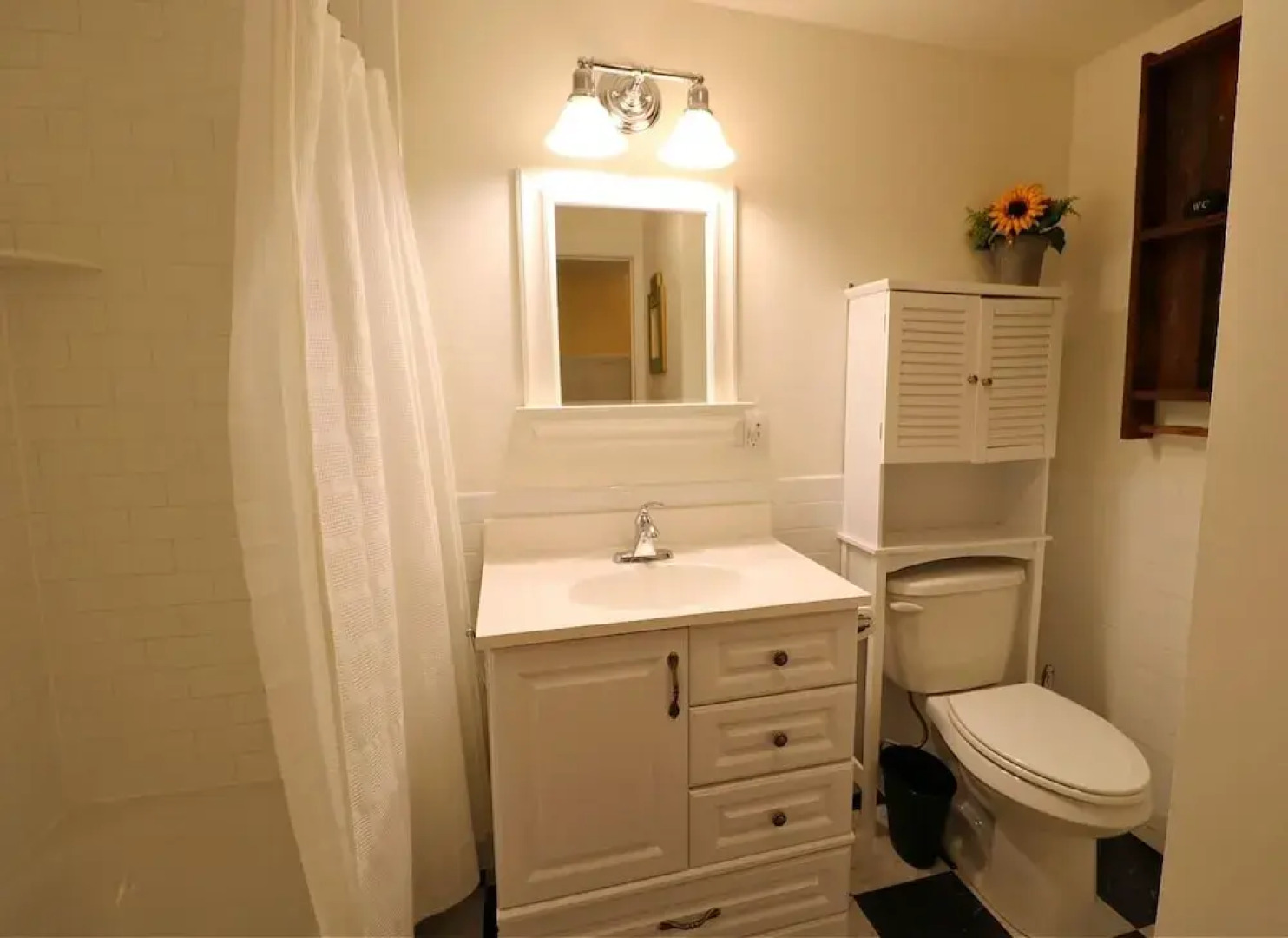 12 Morris 4 2 Bedroom Condo By Redawning