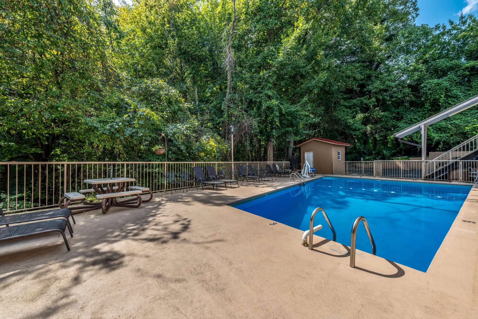 Motel 6 Gatlinburg, TN - Smoky Mountains