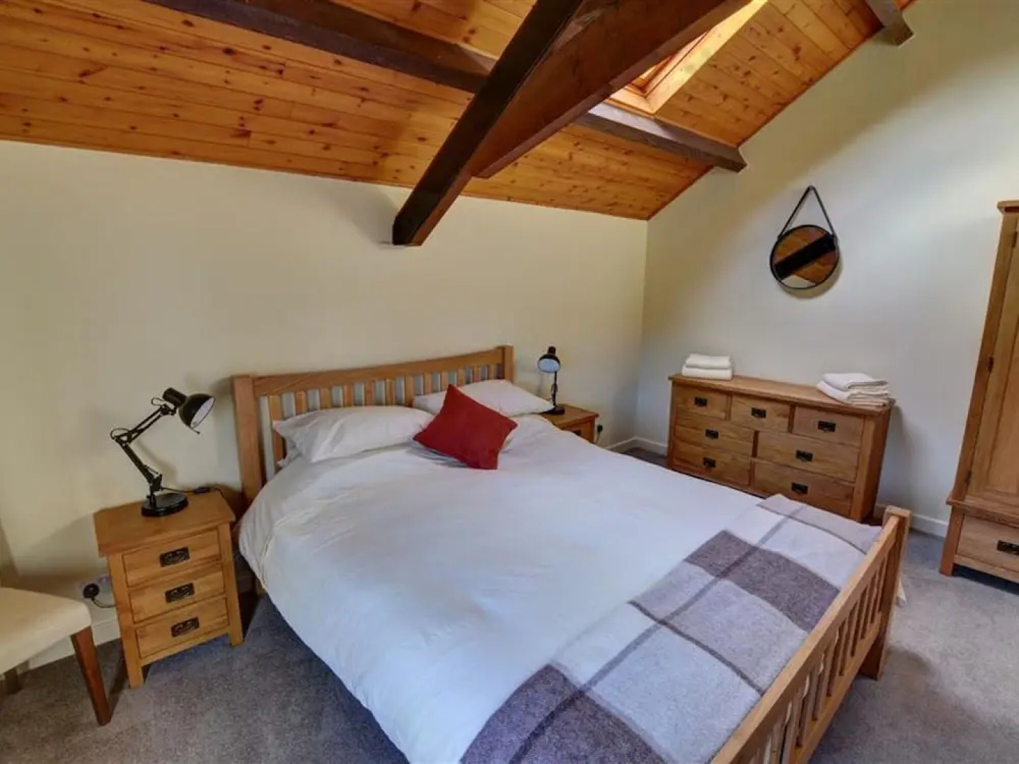 Quaint Holiday Home in South Wales With Sunny Gardens