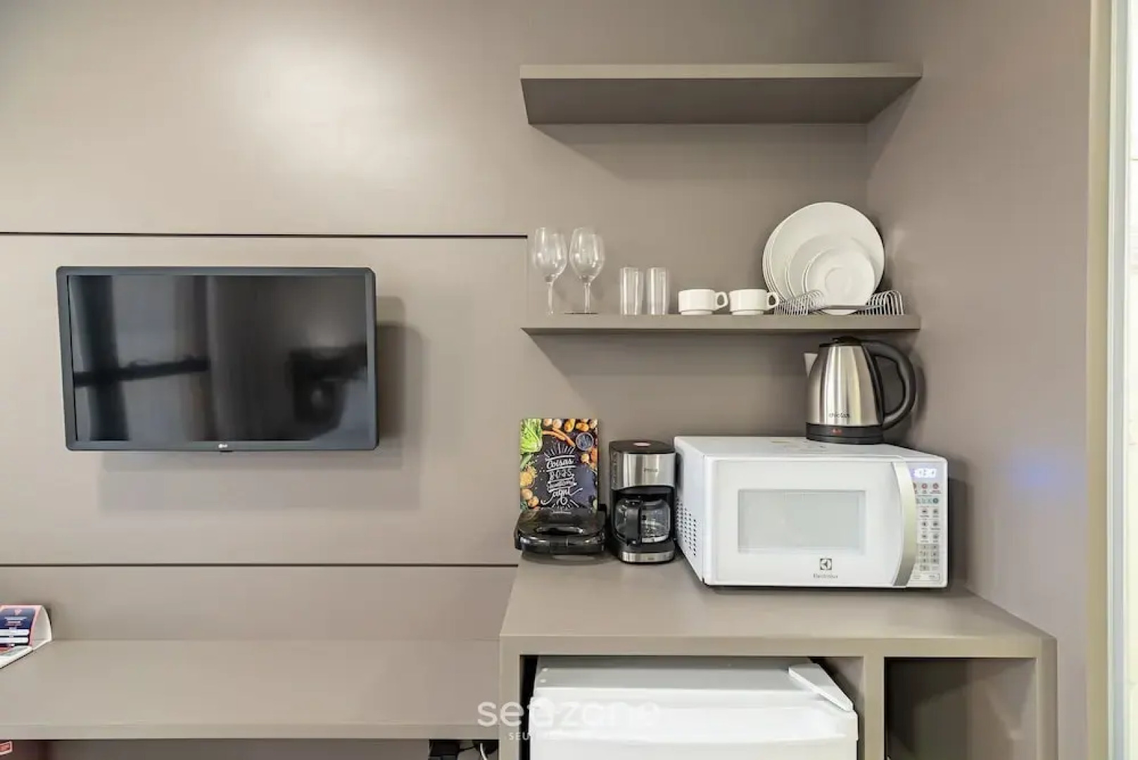 MHFBs Edifício Moderno piscina vista mar