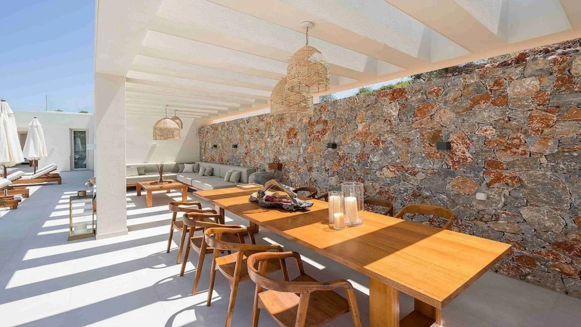 An Elegant villa in Kokkino Horio