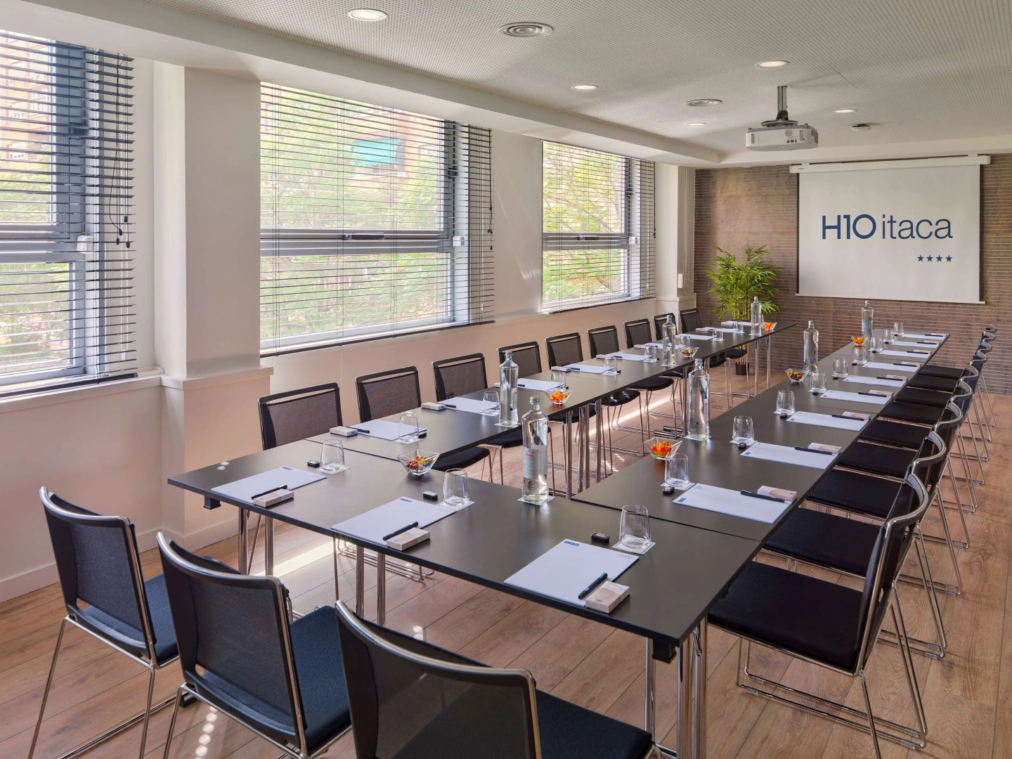 Отель H10 Itaca