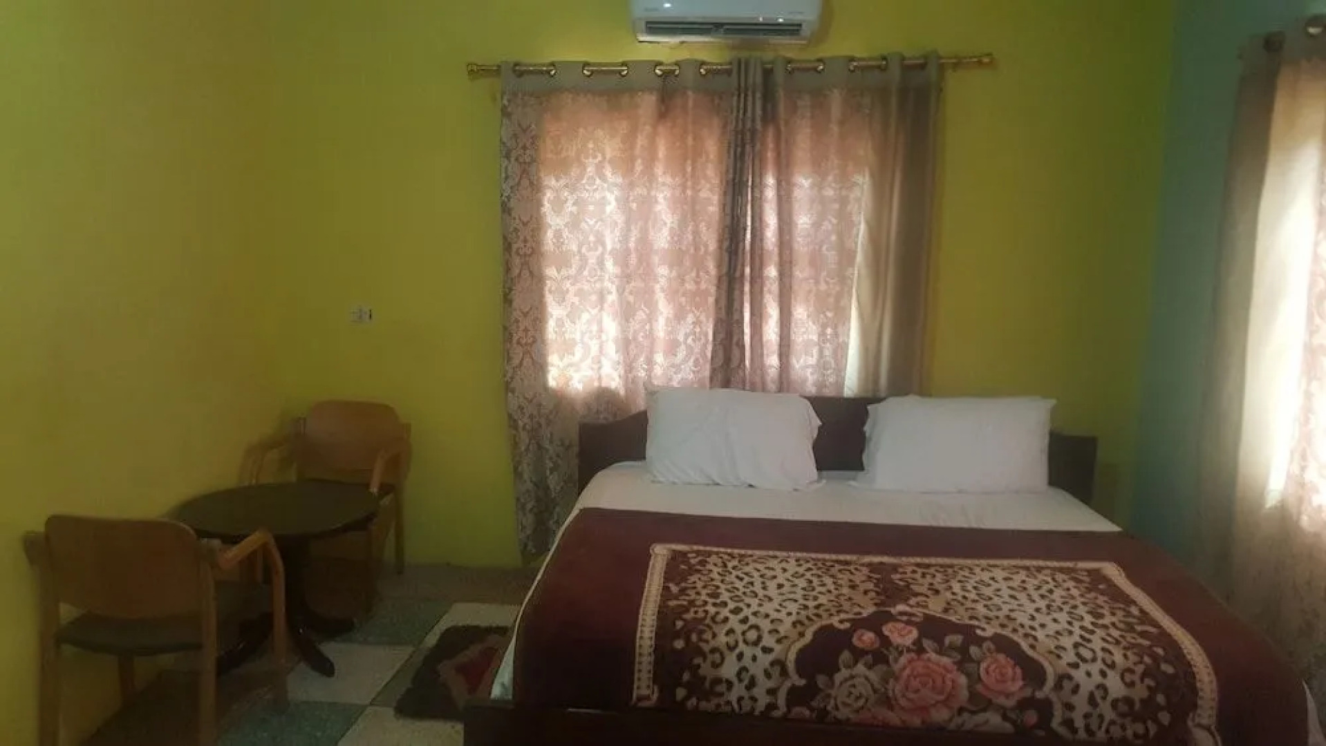 Yelsking Royal Lodge