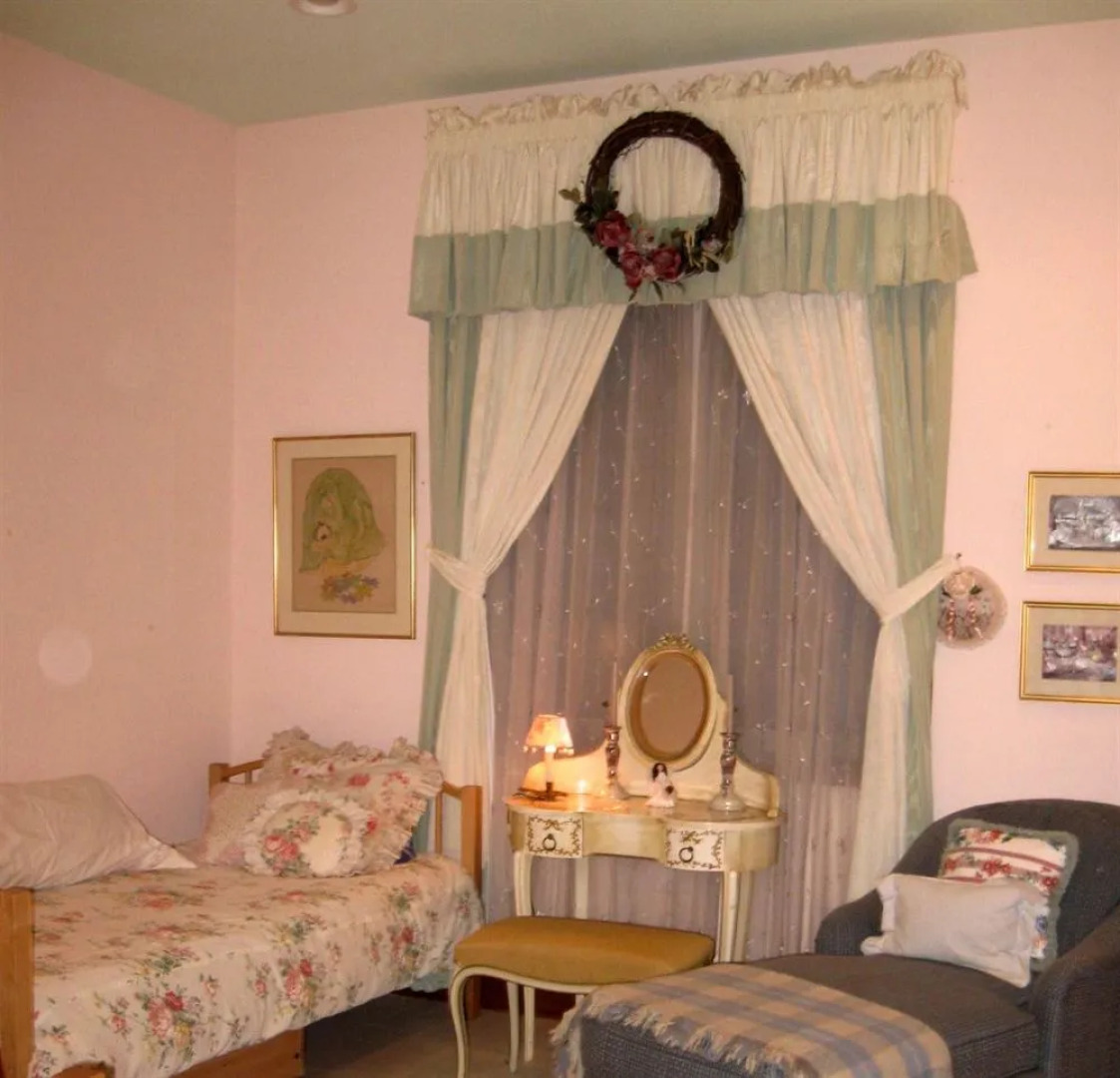 Auberge de Seattle, French Country Inn