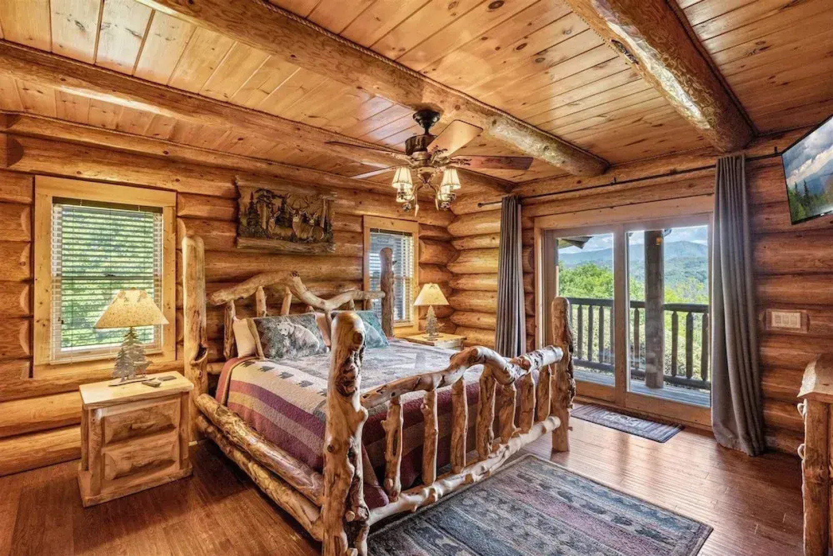 Paradise Point 4 Bedroom Cabin by RedAwning