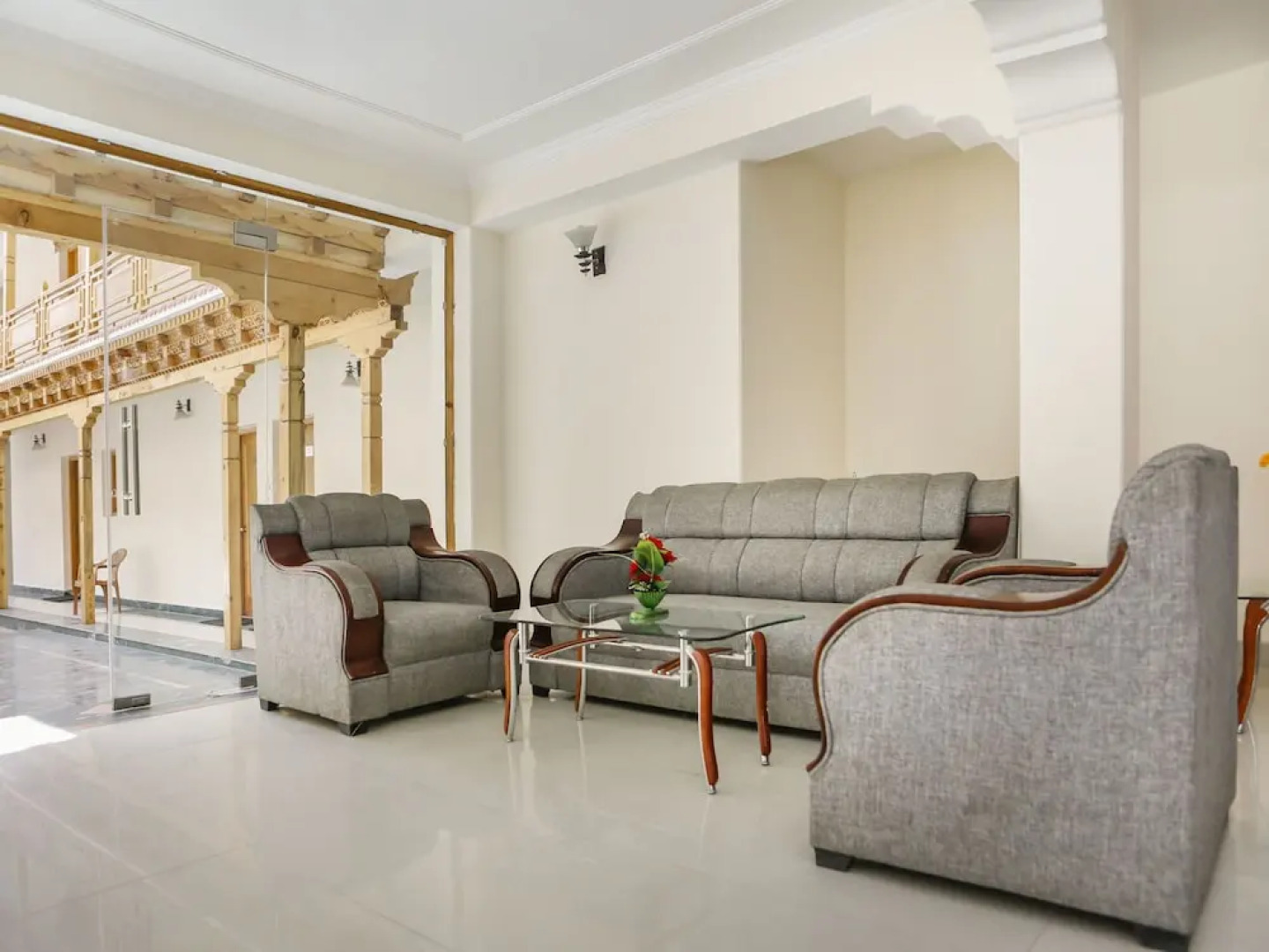 OYO 11388 Hotel Dimbir Regency