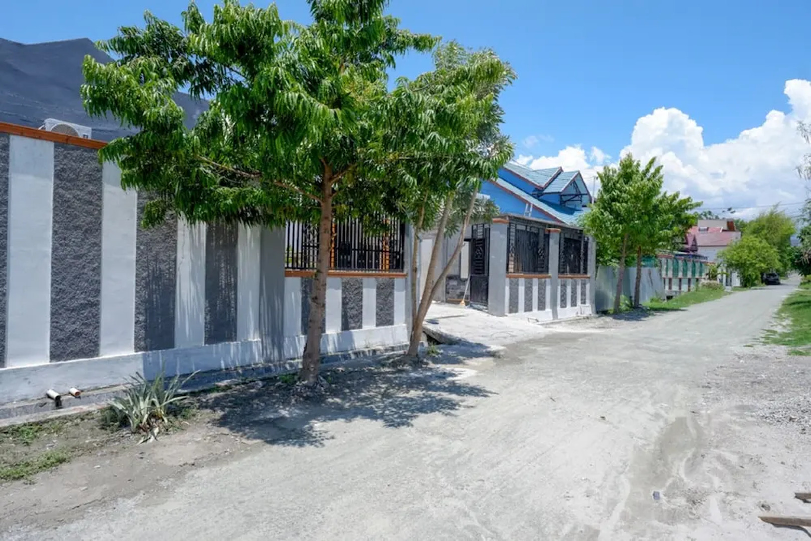 RedDoorz Syariah near Mutiara SIS Al Jufrie Airport Palu 2