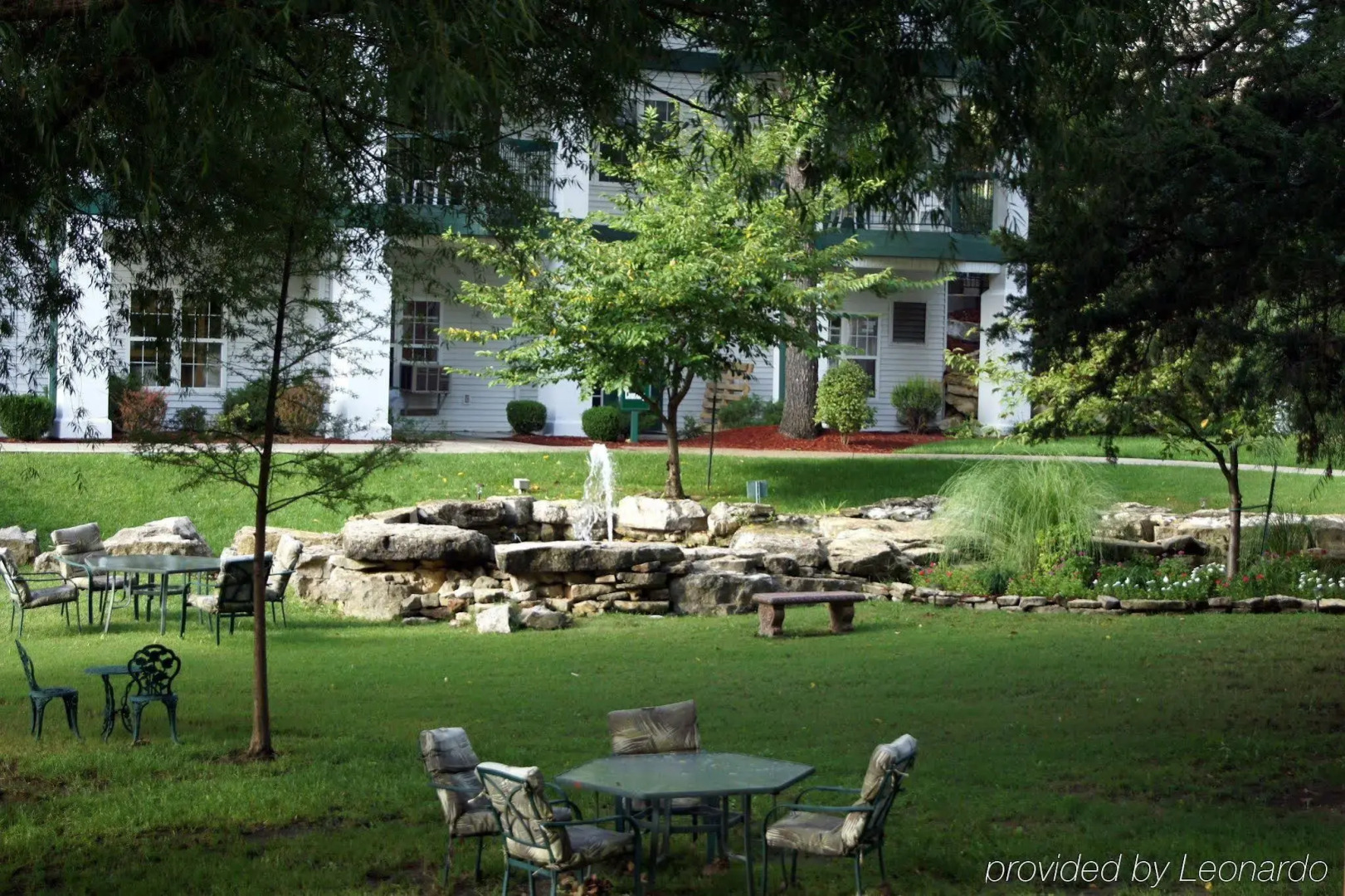 Surrey's Carriage Place Resort