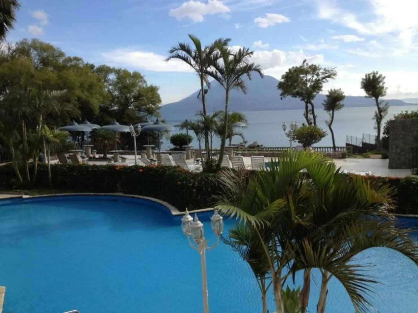 Torres de Atitlan 4 Bdrm-3 Bthrm Full Floor - for 10 people
