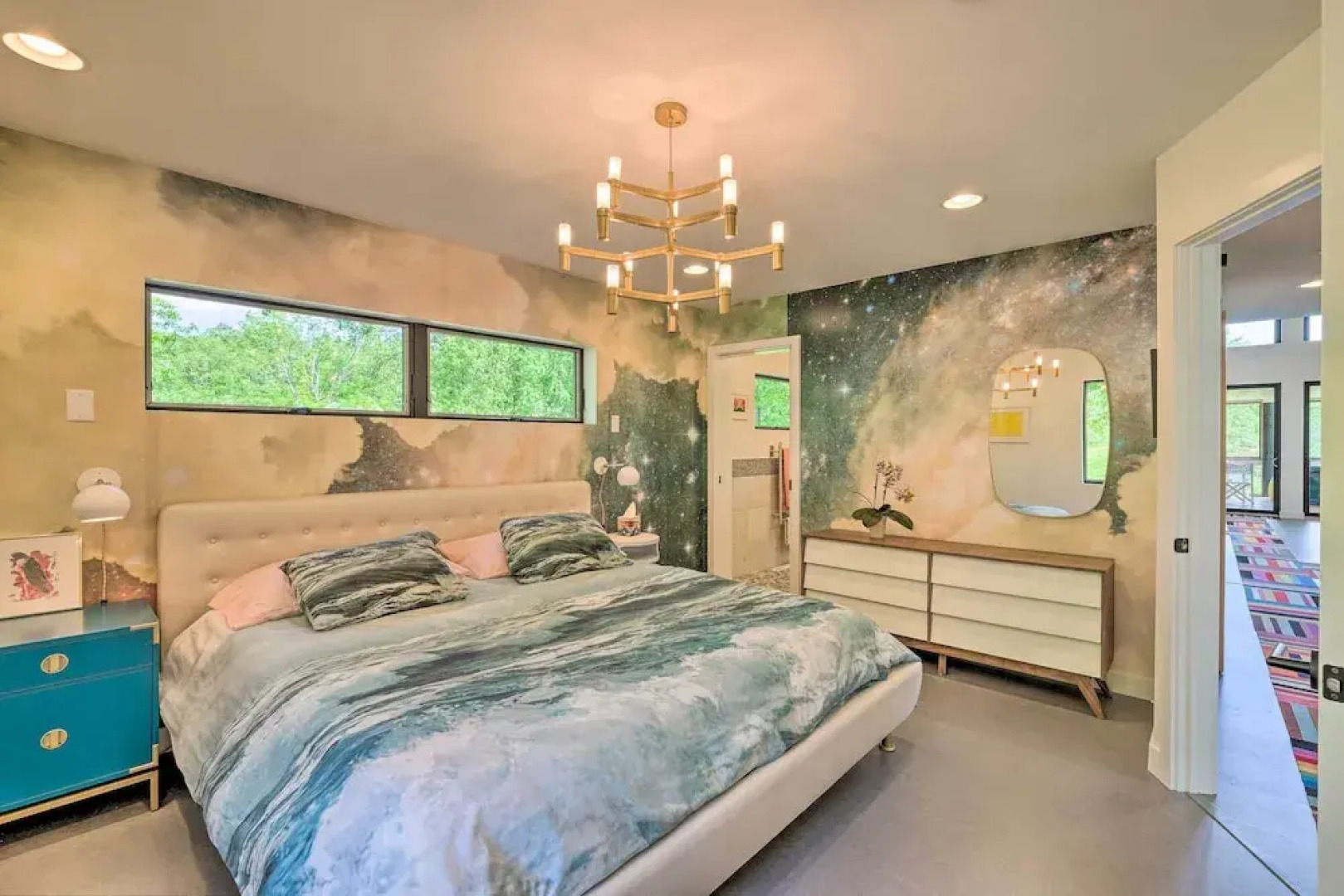 Luxe + Modern Home: 30 Mi to Saratoga Springs!