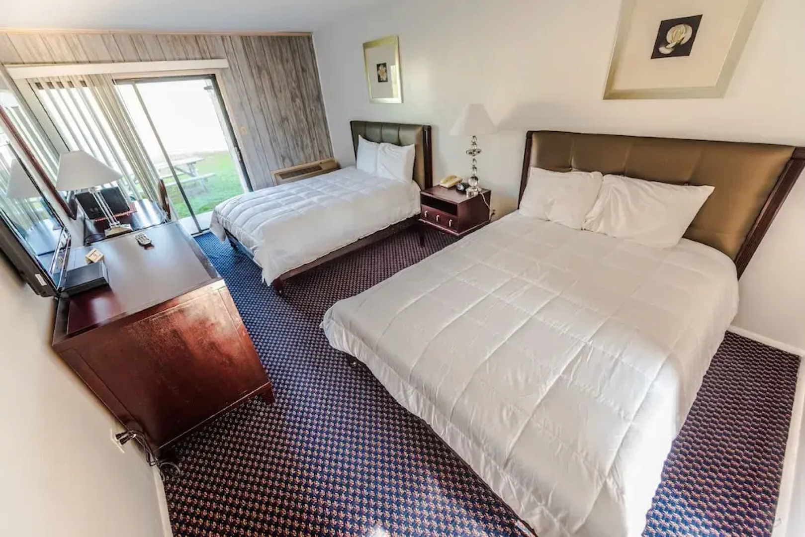 Rodeway Inn at Somers Cove Marina