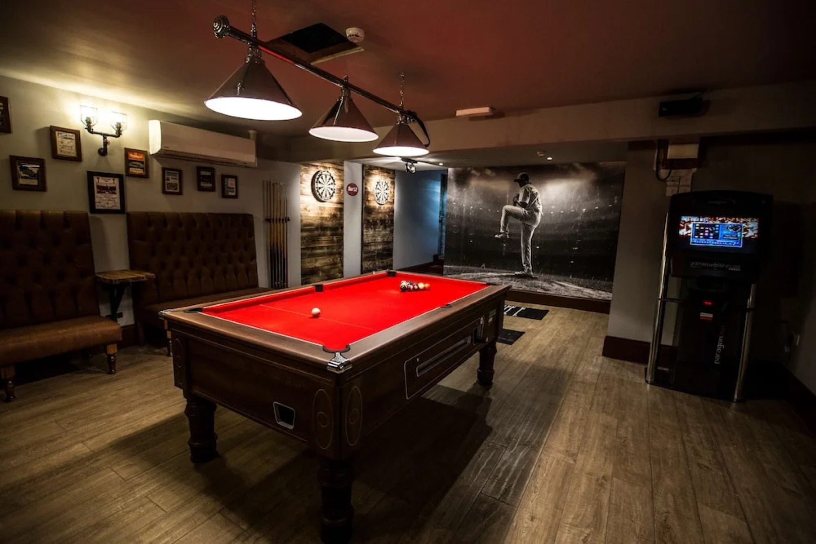 Hotel 52; Sure Hotel Collection by Best Western