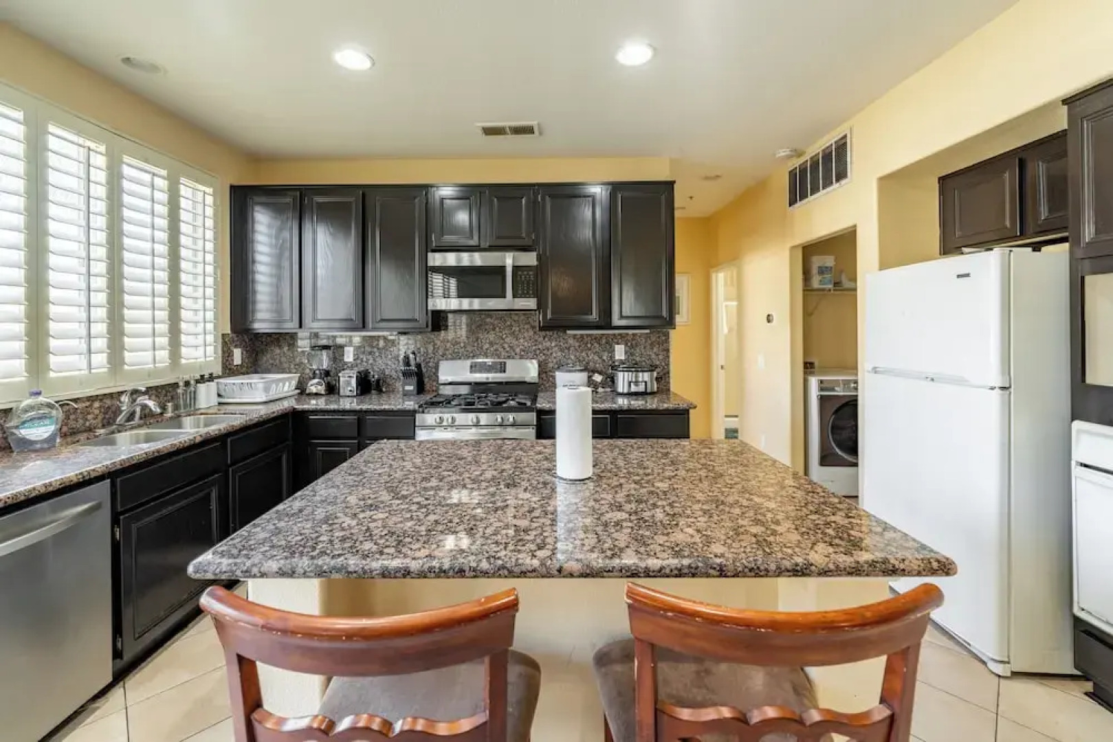 Family-Friendl 4Br Home | Spacious Great Location