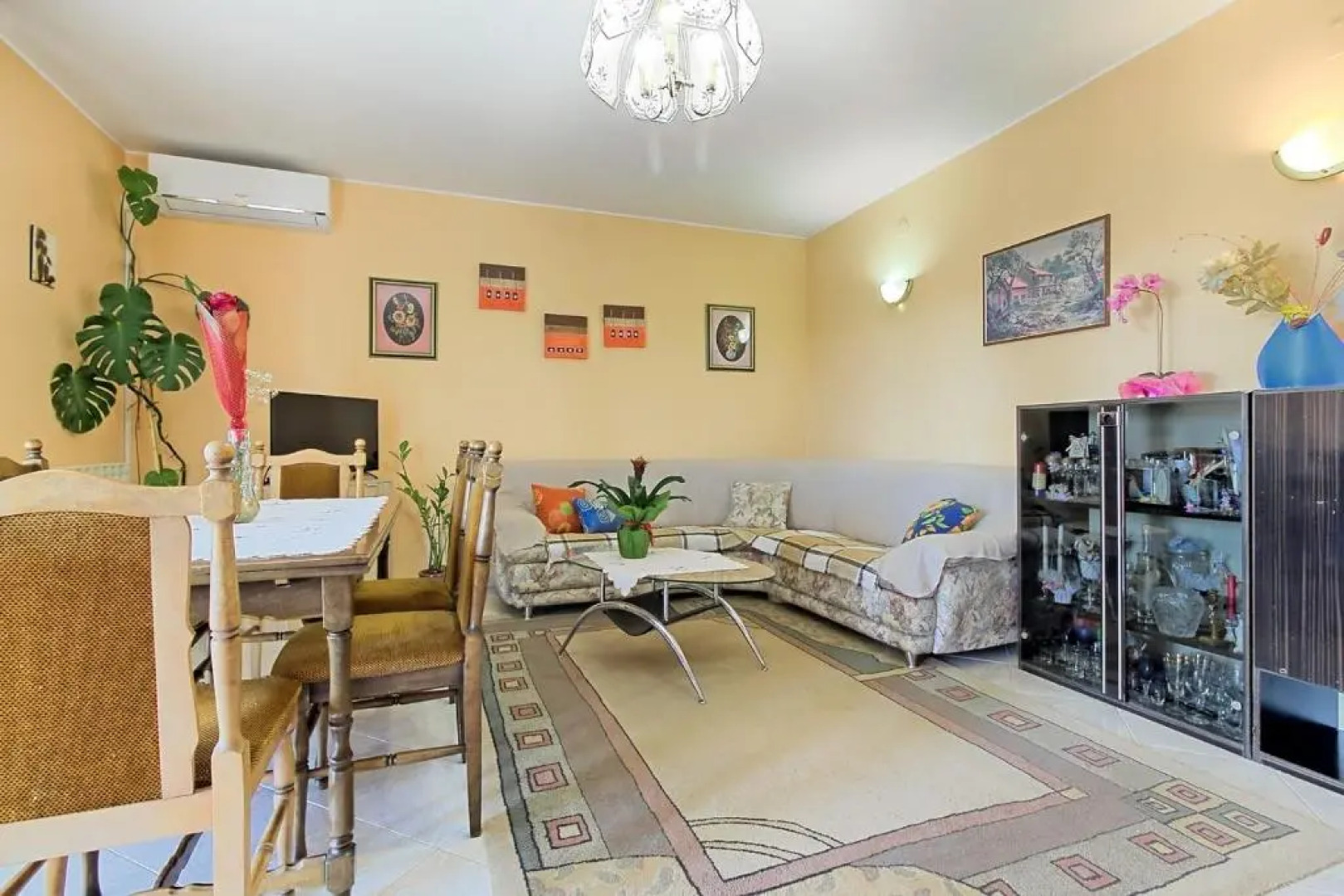 Eva House with Apartment