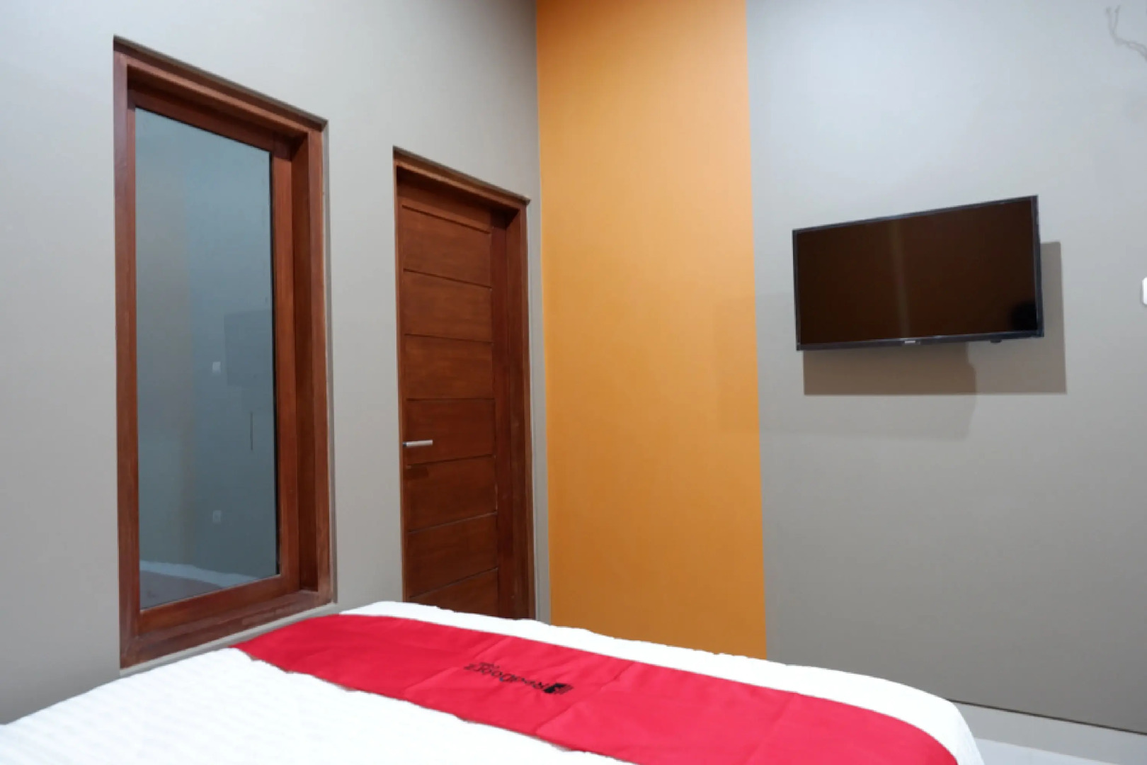 RedDoorz Syariah near Stasiun Tegal