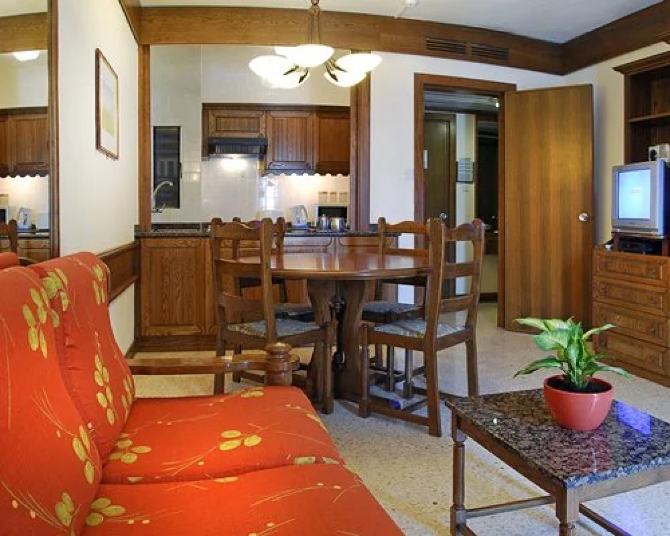 Club Riza, Qawra, Malta