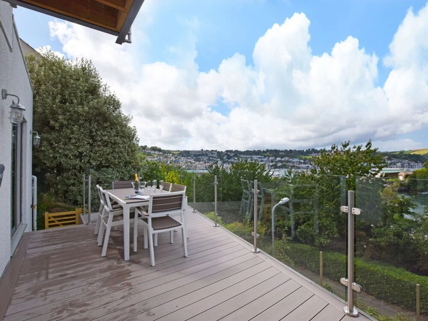 Beautiful Luxury Apartment Located in the Tranquil Village of Kingswear