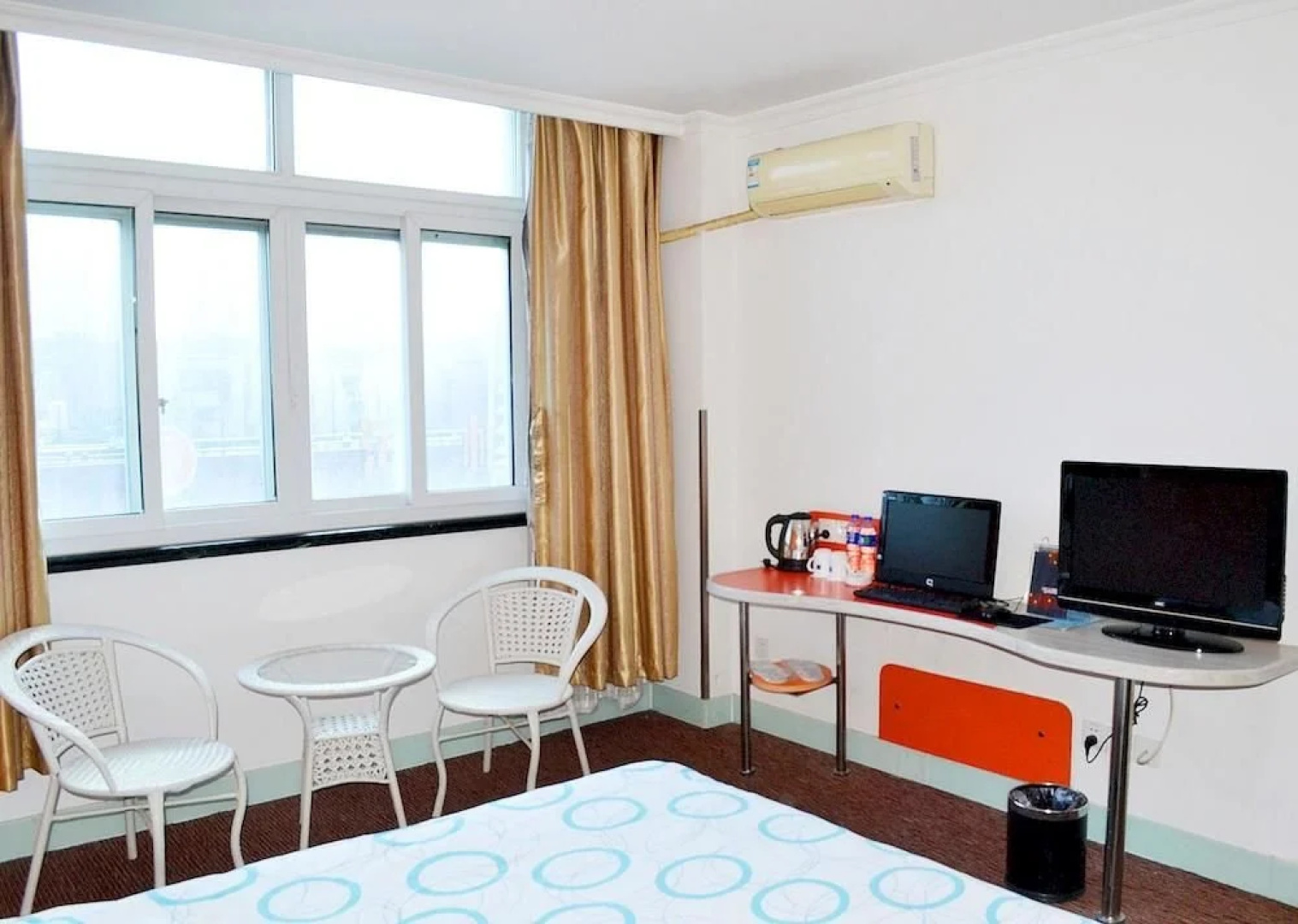 Motel 168