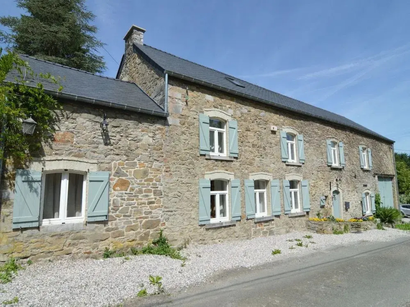 Luxurious Farmhouse Near Forest in Anhee