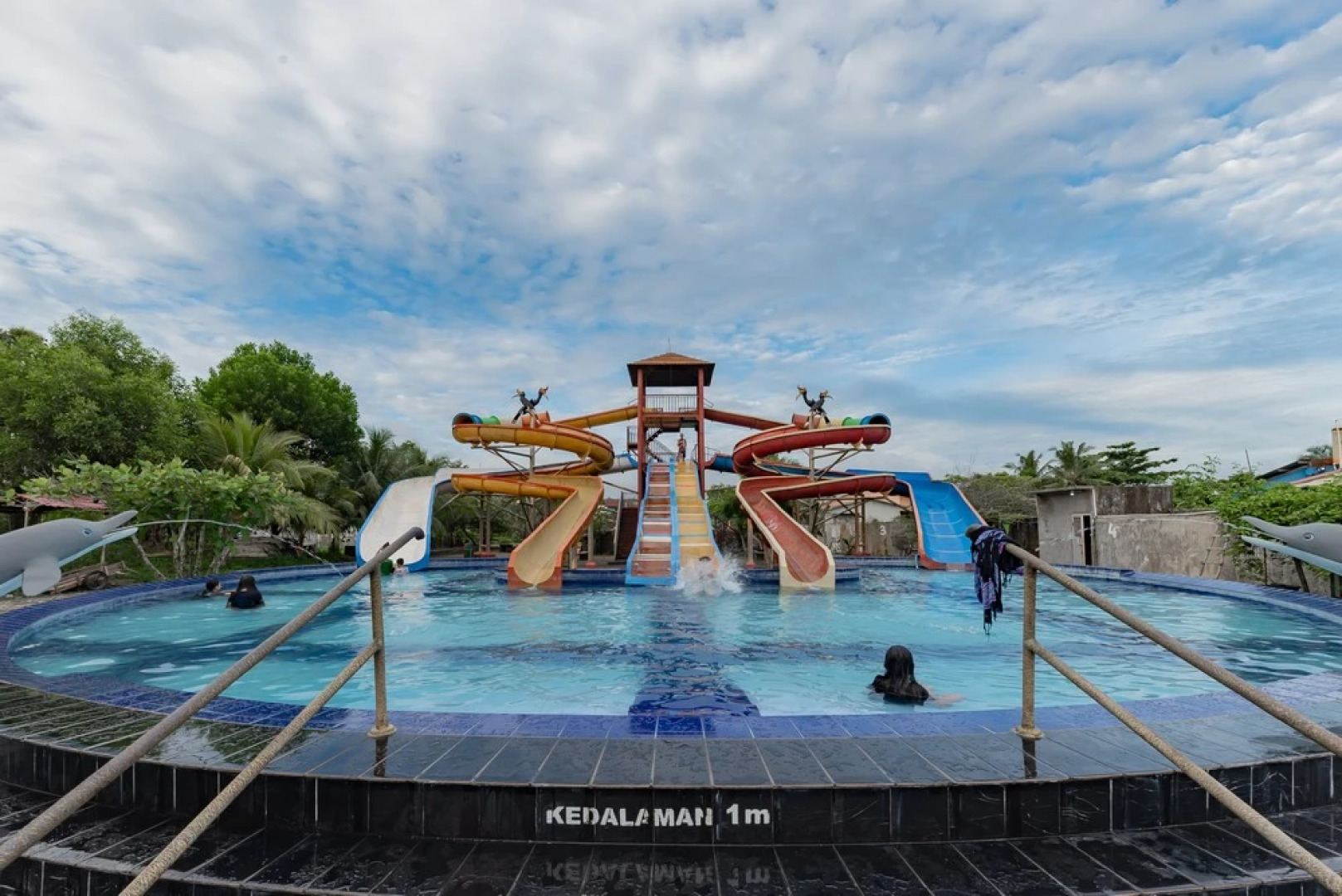 Urbanview Hotel Tropical Ketapang by RedDoorz