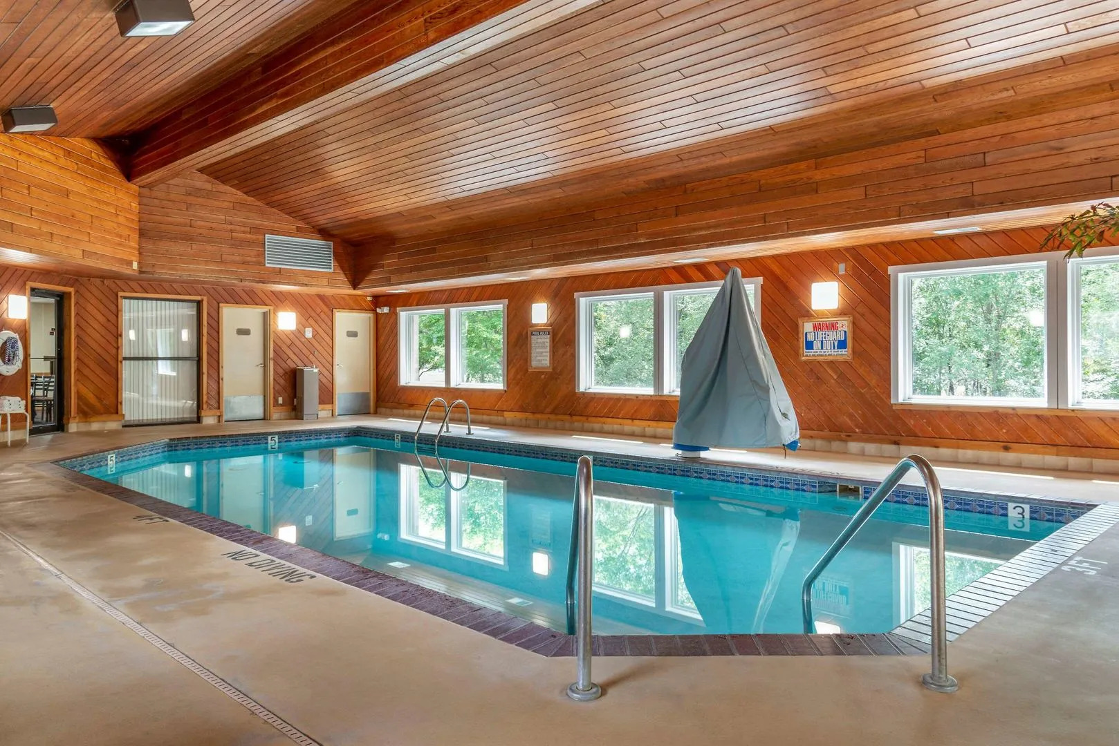 Coratel Inn & Suites By Jasper River Falls