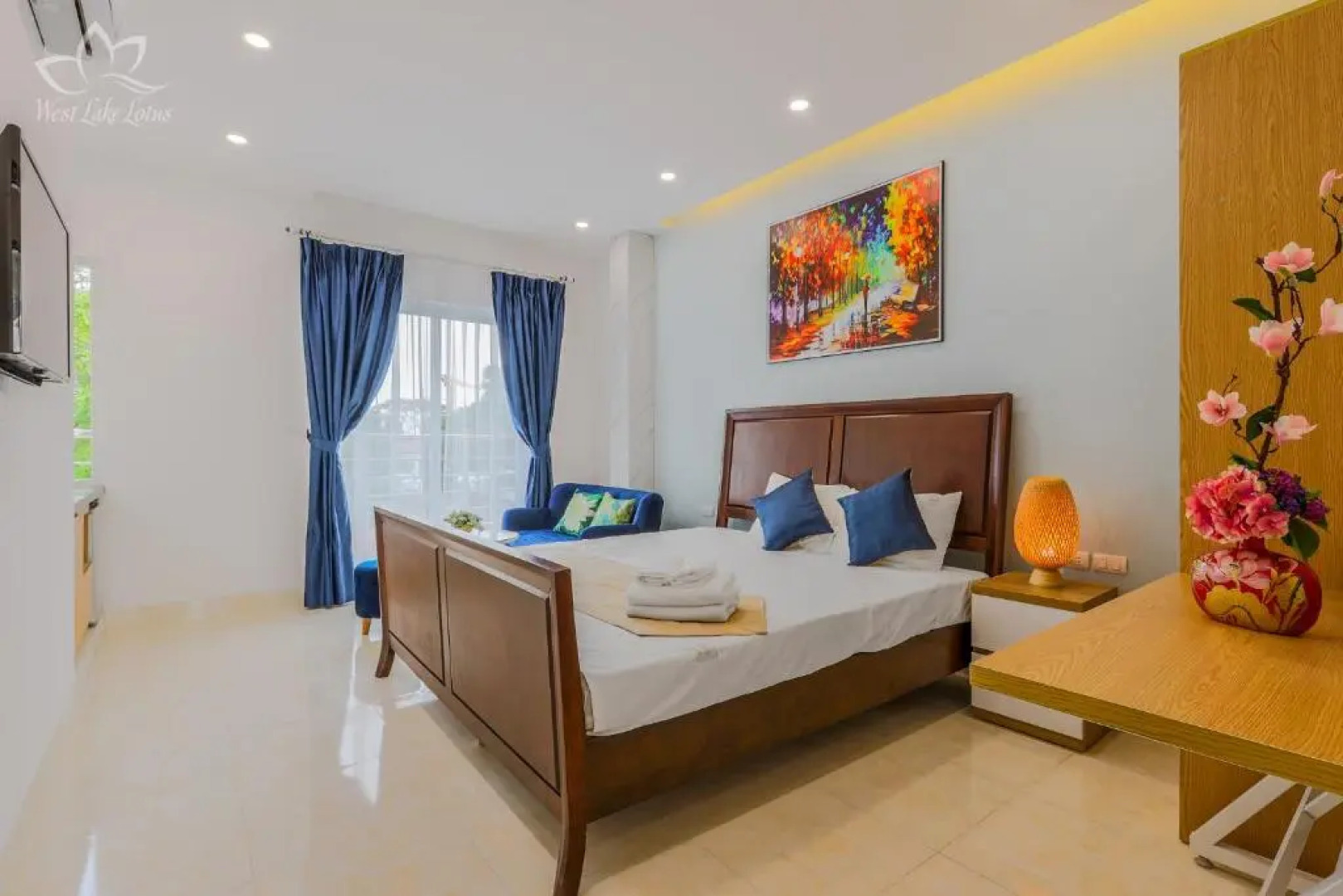 The Lakeview - West Lake Lotus Apartments