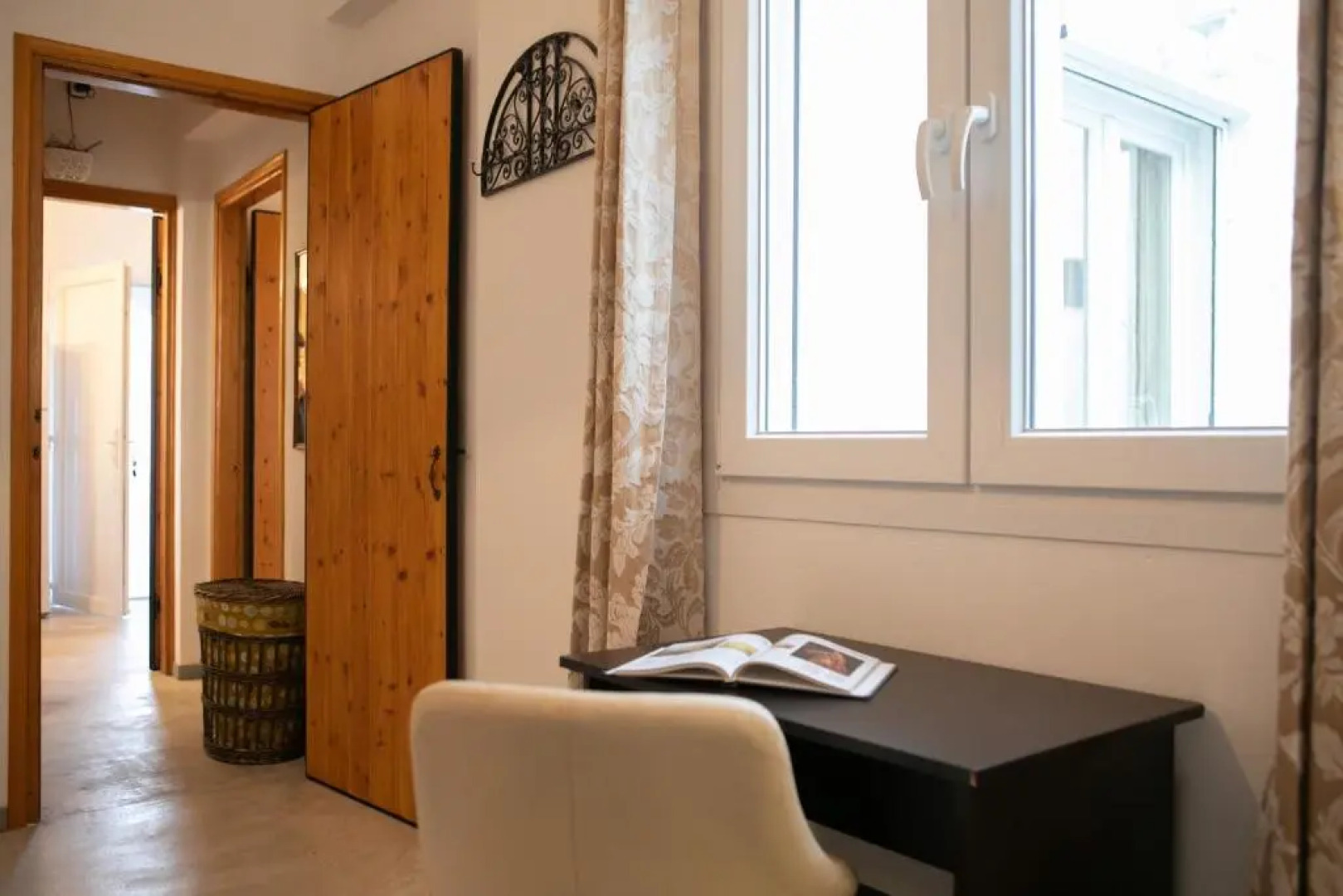 white house apollon naxos