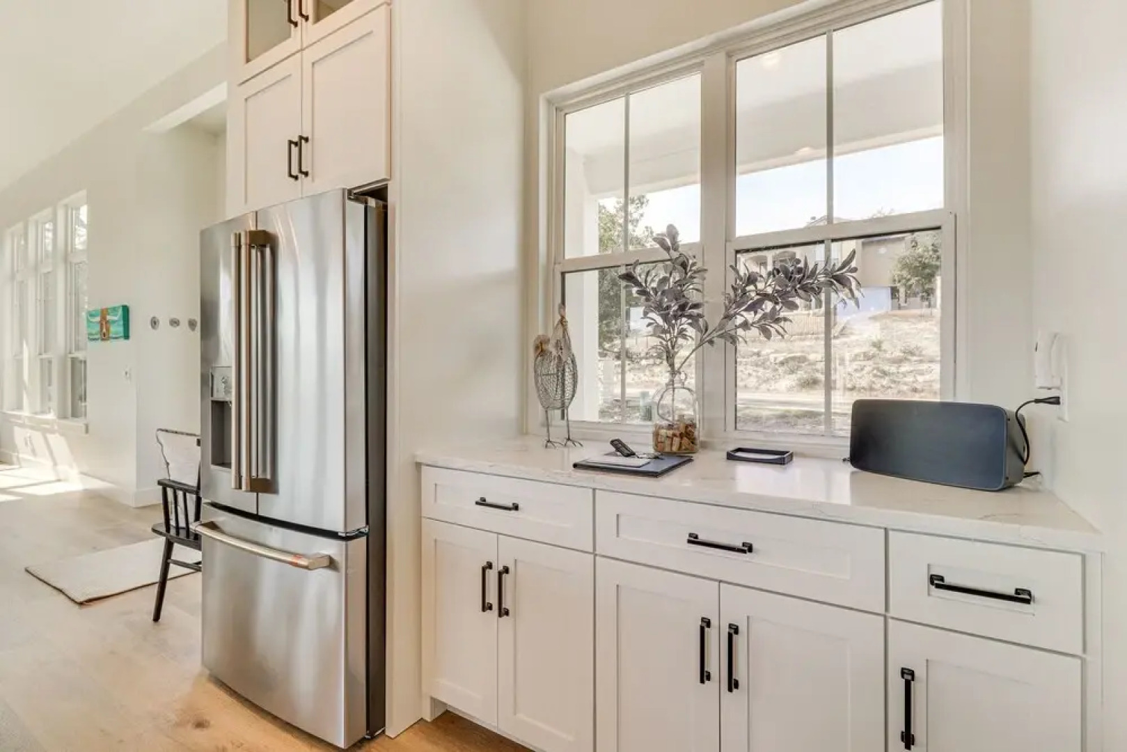 Walk to Beach: Farmhouse w Lake Travis Views