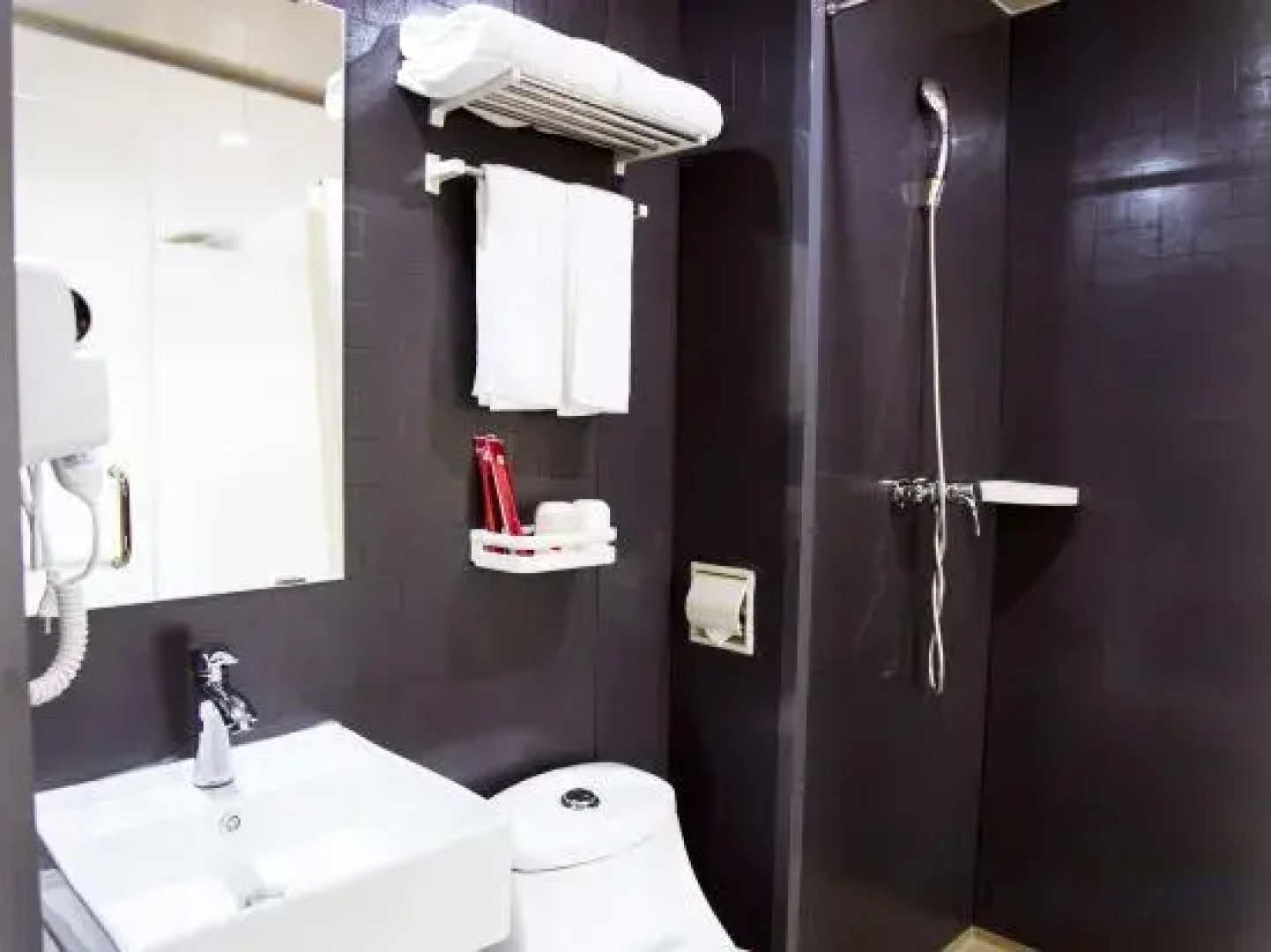 Pin Ai Boutique Hotel