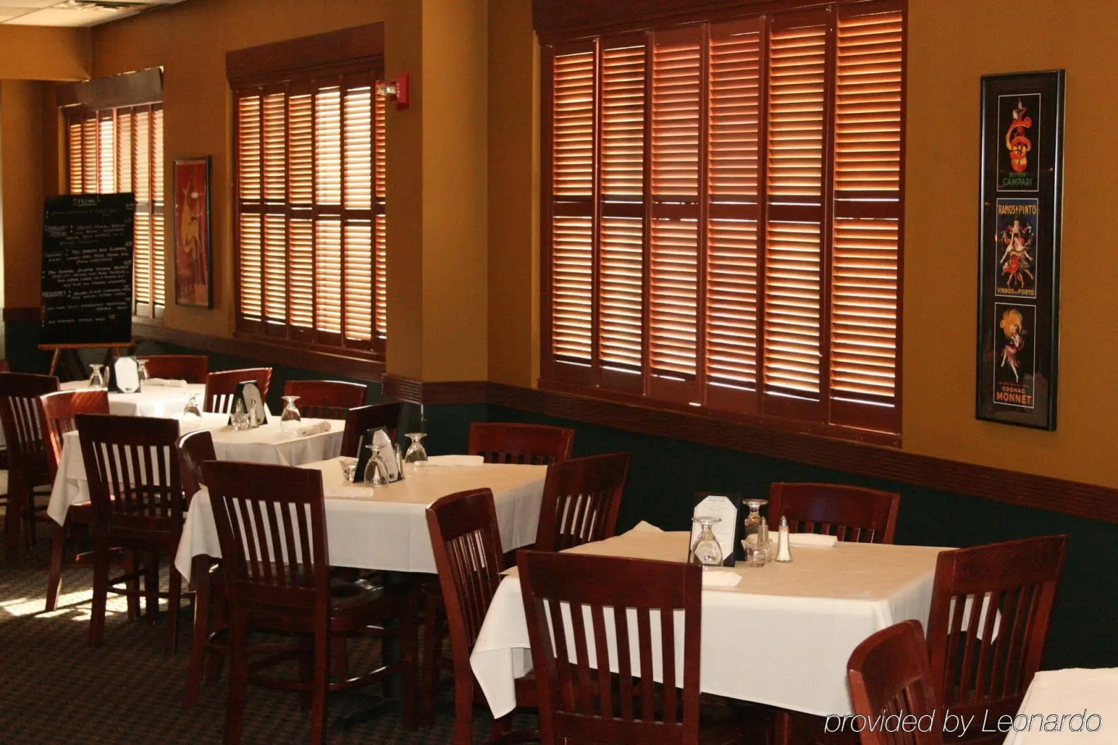 Maron Hotel & Suites