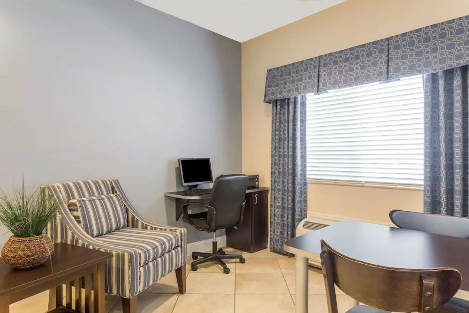 Microtel Inn And Suites Weeki Wachee/spring Hill