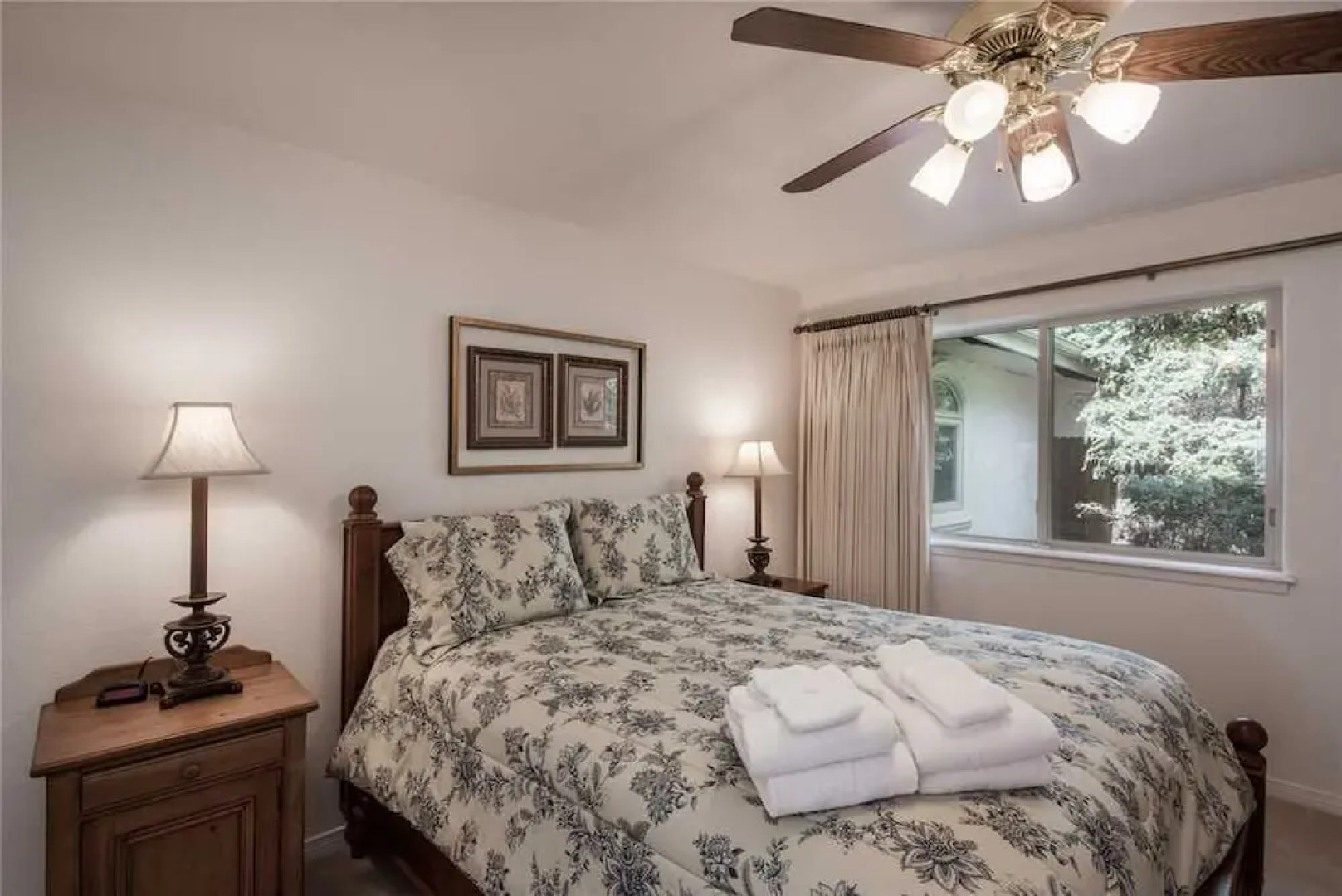 Partridge Home - Six Bedroom Cabin with Hot Tub