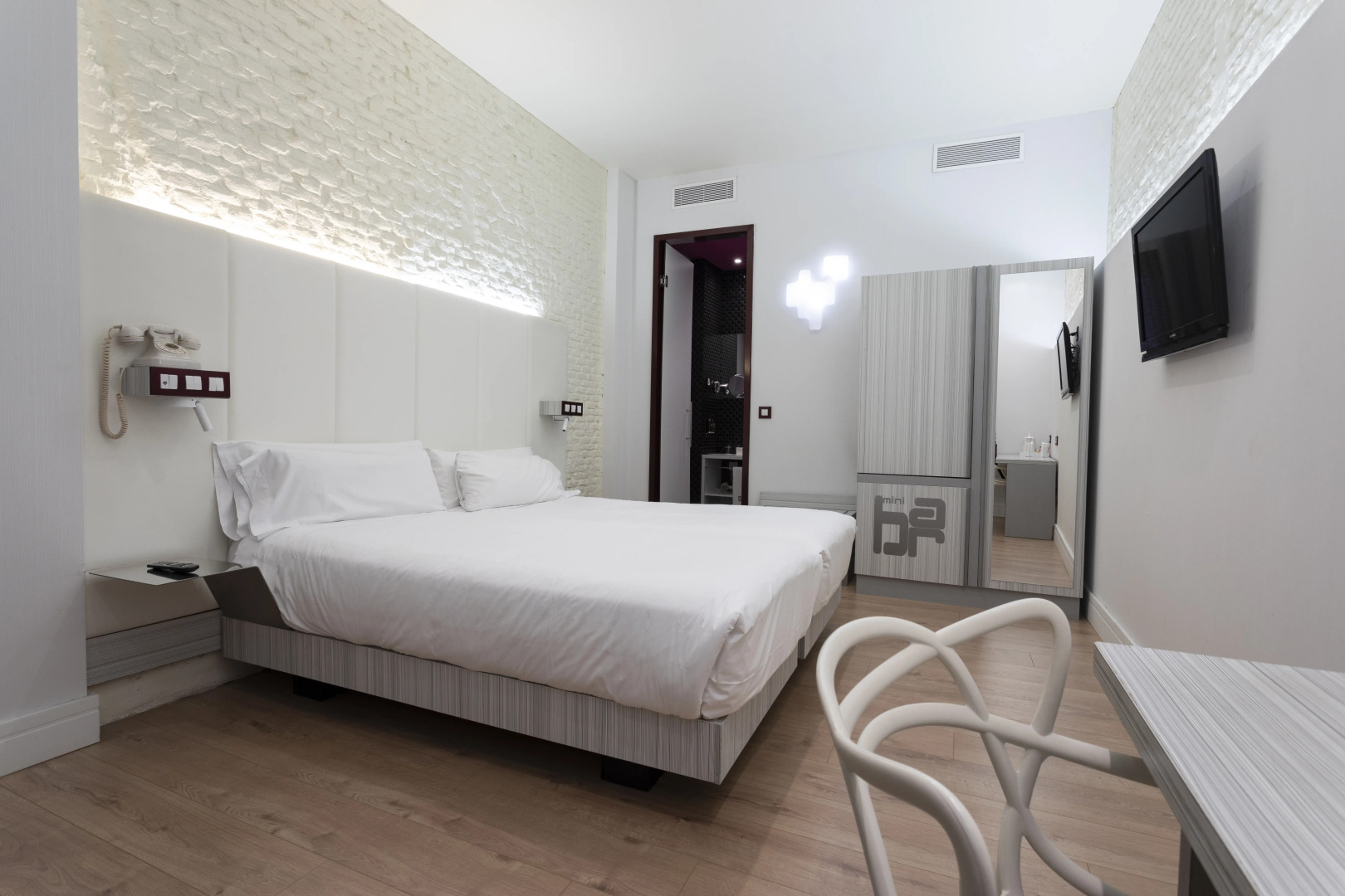 Petit Palace Lealtad Plaza